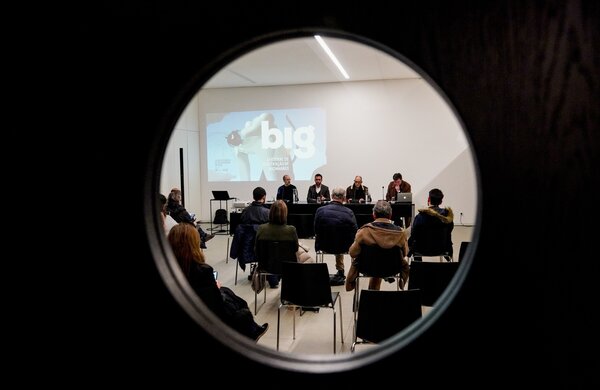 conf_imp_ap_bienal_big_23_846