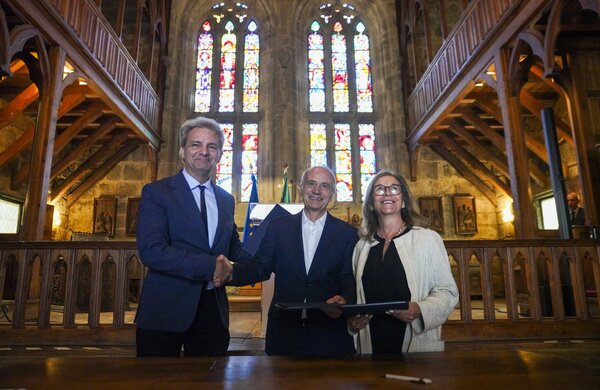 2025_10_17_assinatura_colaboracao___requalificacao_espacos_de_circulacao___monte_latito__cmguimar...