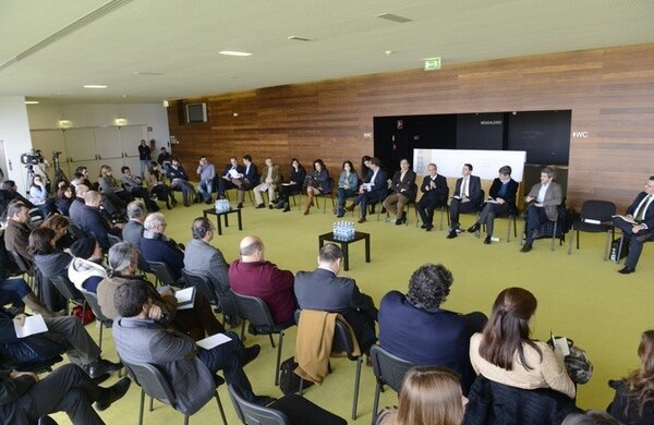 forum___economia_ciencia2_1_690_690
