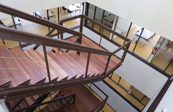 biblioteca_da_uminho_em_guimar_es___pormenor_do_interior