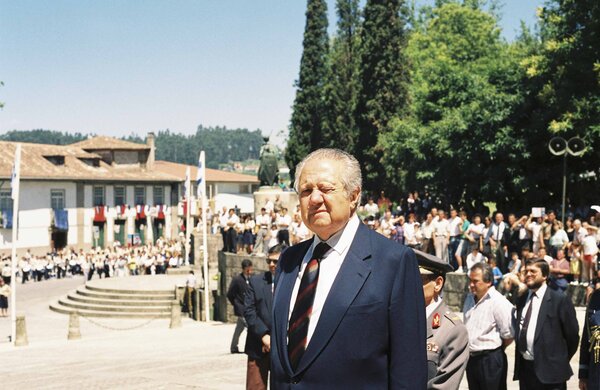 1991_f1000244