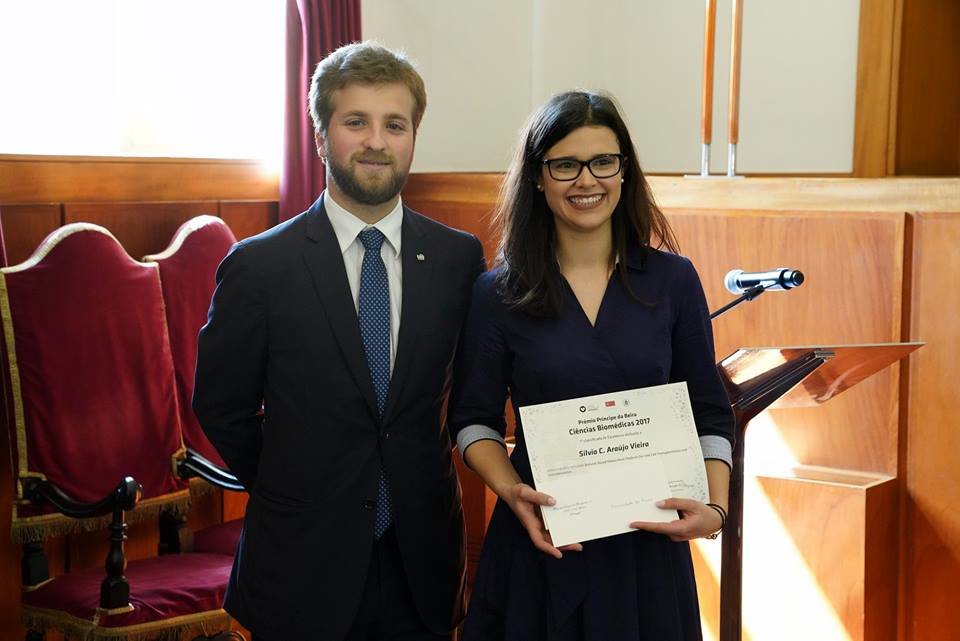 principe_d__afonso_entregou_em_2018_o_premio_a_silvia_a__vieira__do_3b_s___