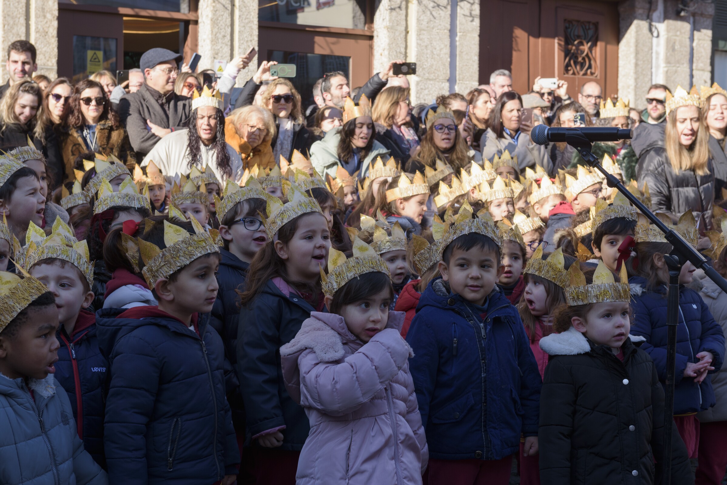 2025_01_15_vamos_cantar_as_reisadas_domingos_braganci_a_paula_oliveira_praci_a_da_oliveira_cmguim...