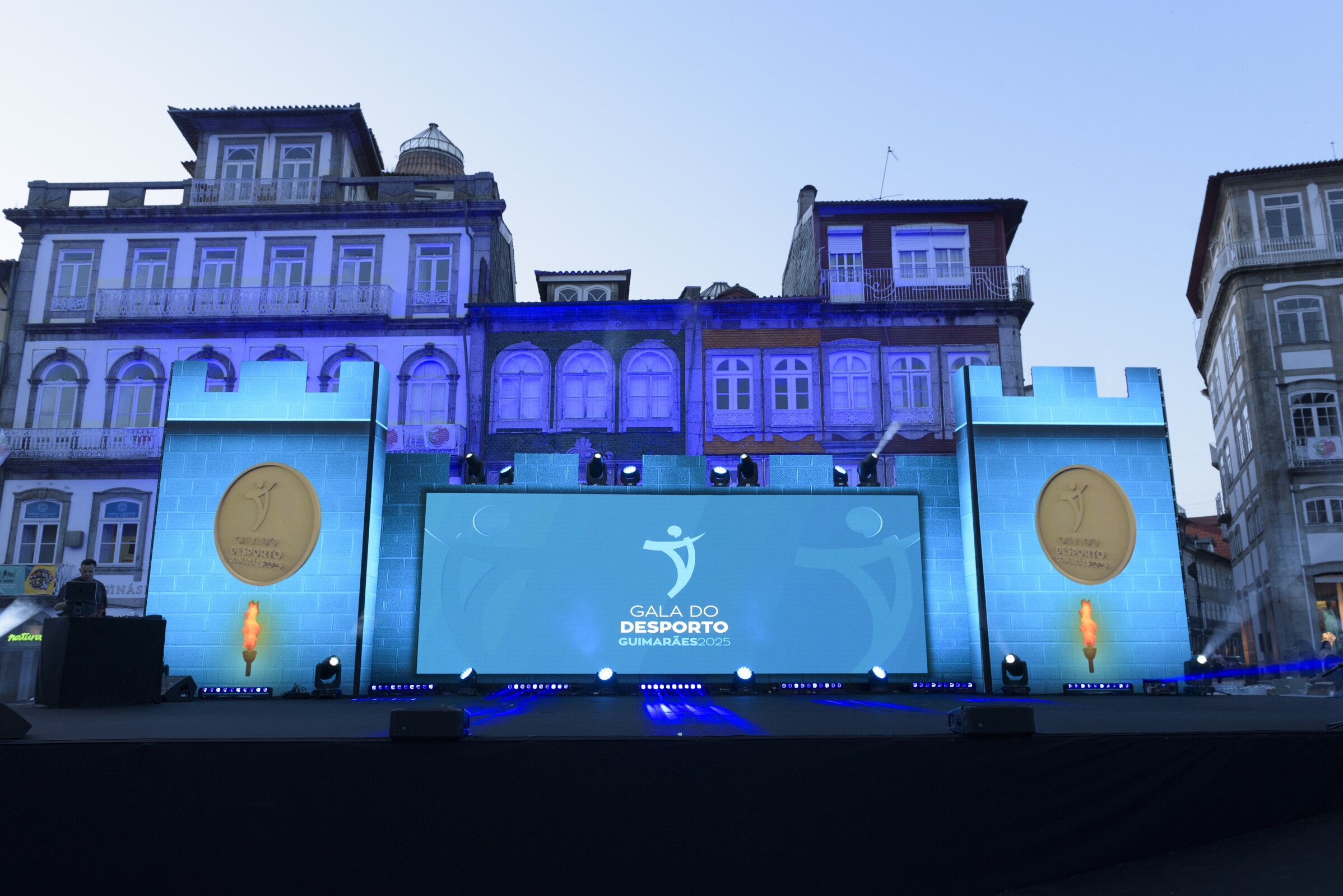 2025_07_12_gala_do_desporto_2025_domingos_braganca_nelson_felgueiras_largo_do_toural_cmguimaraes_...