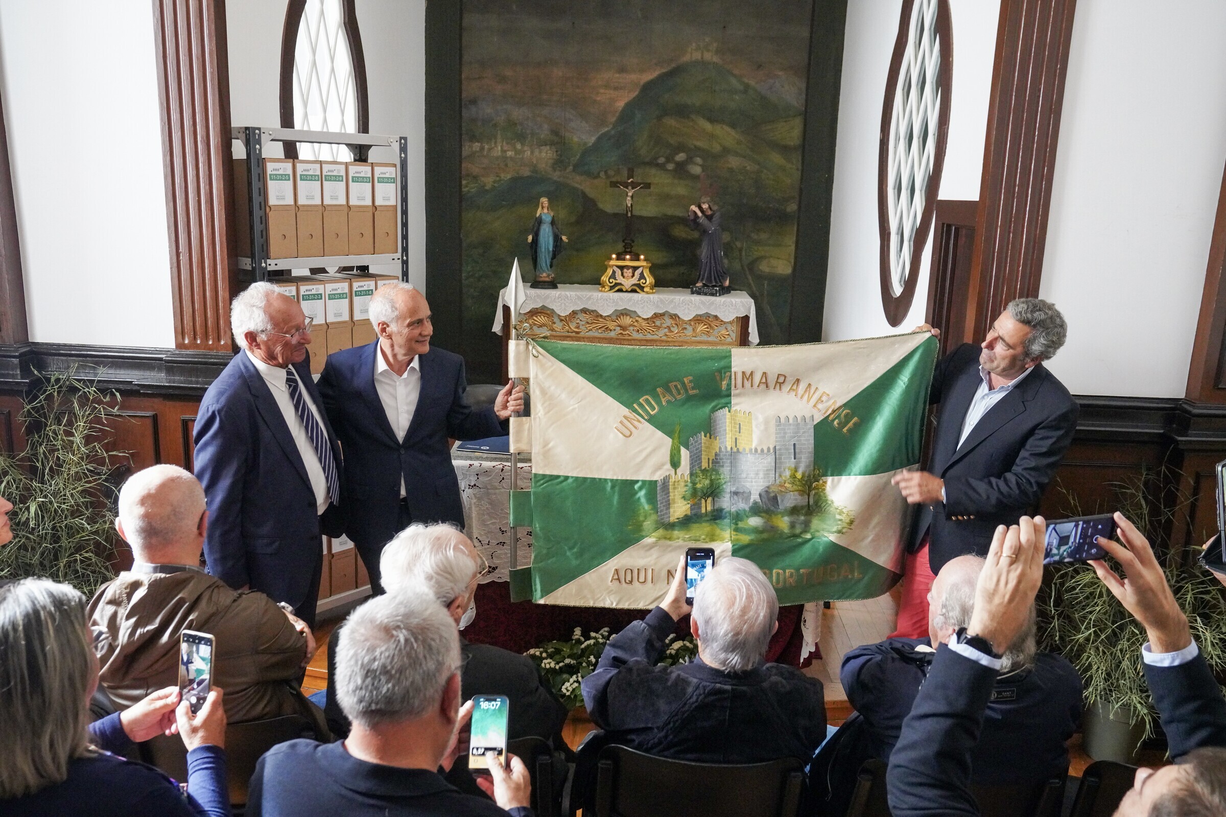 2025_09_20_cerimonia_entrega_publica___espolio_da_unidade_vimaranense_ao_arquivo_municipal__cmgui...