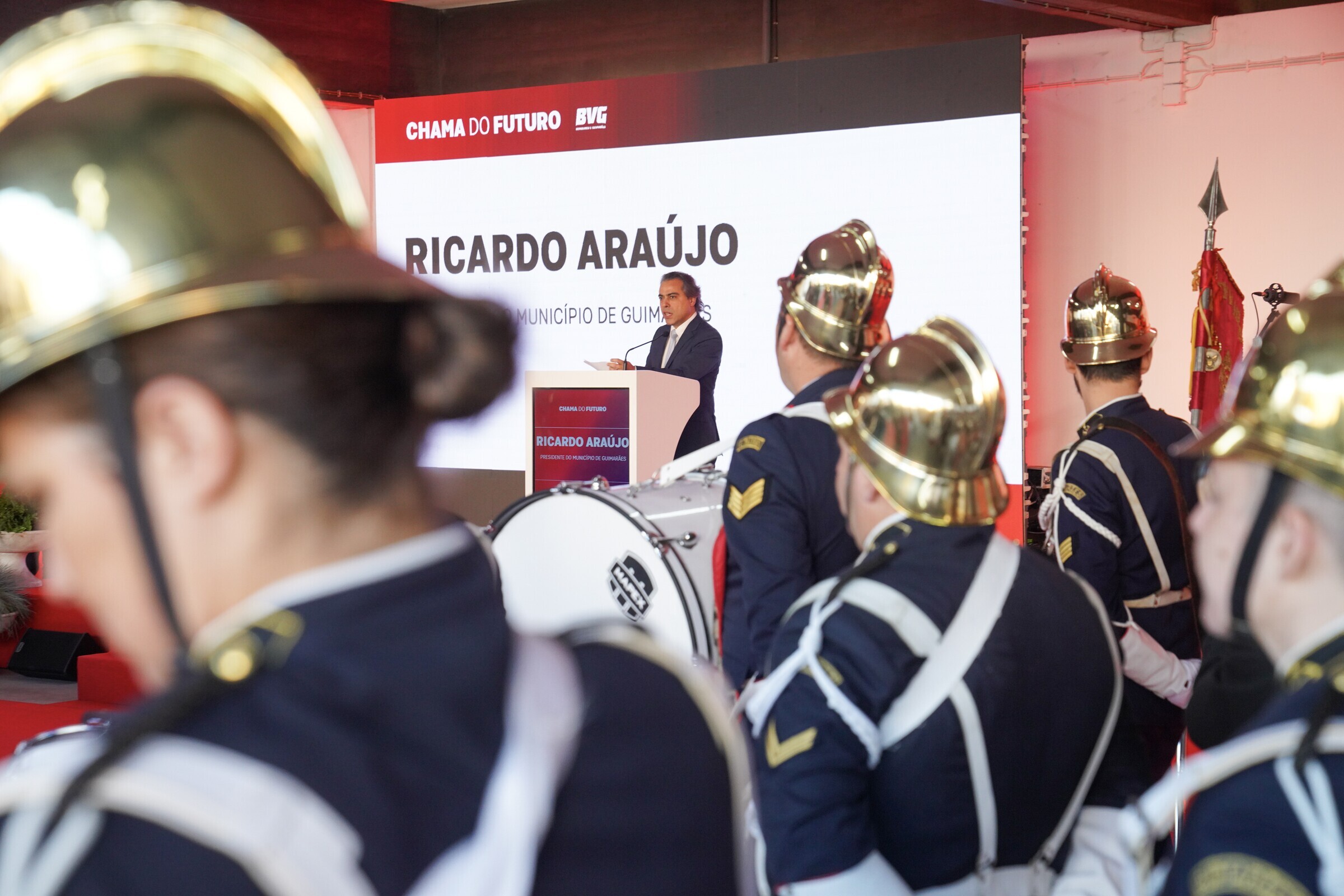 2025_12_13_bombeiros_voluntai_rios_de_guimaraies_nova_viatura_e_novos_bombeiros_cmguimaraes_paulo...