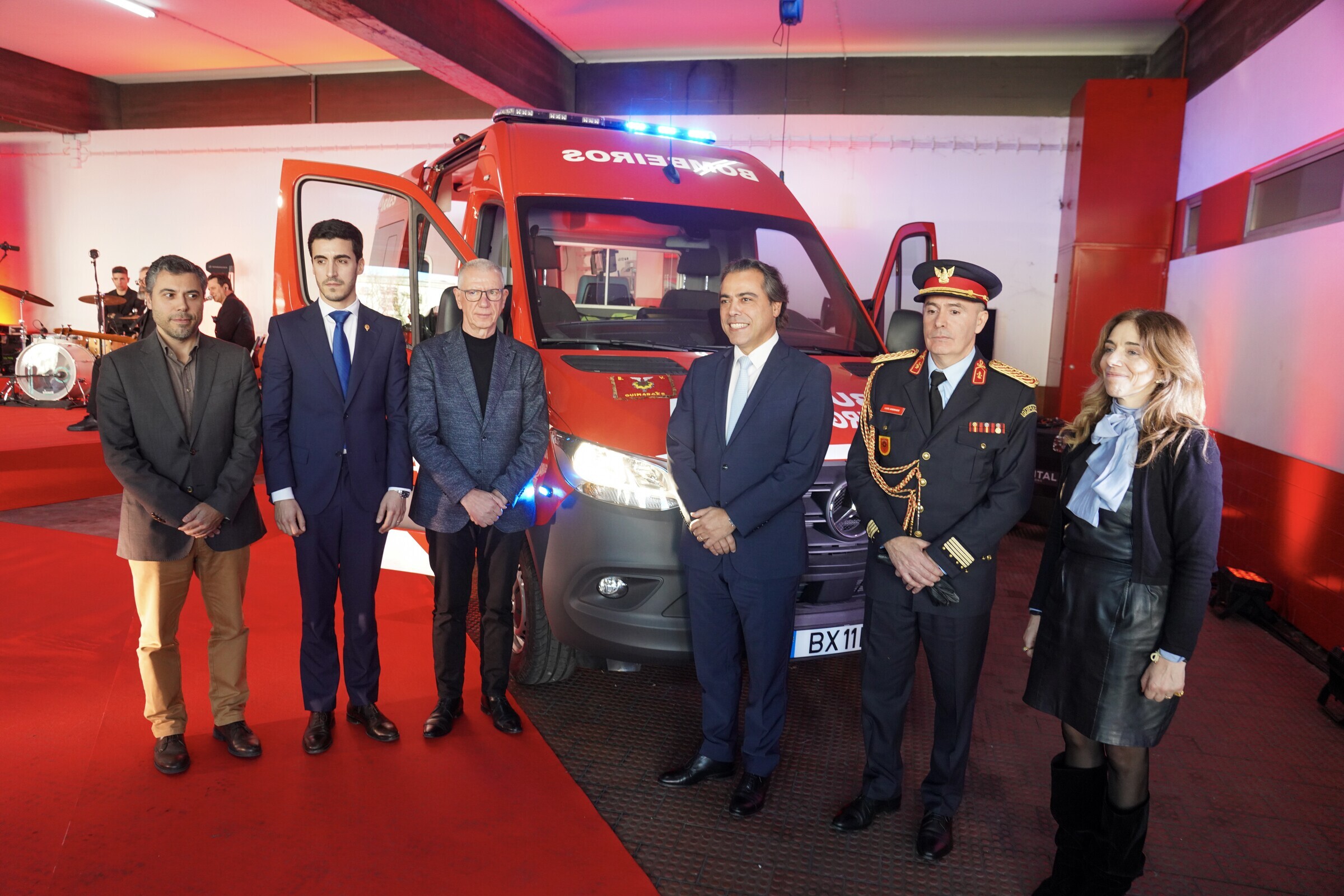 2025_12_13_bombeiros_voluntai_rios_de_guimaraies_nova_viatura_e_novos_bombeiros_cmguimaraes_paulo...