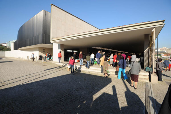 Feira semanal, mercado e cemitérios municipais abertos no feriado de Sexta-feira Santa