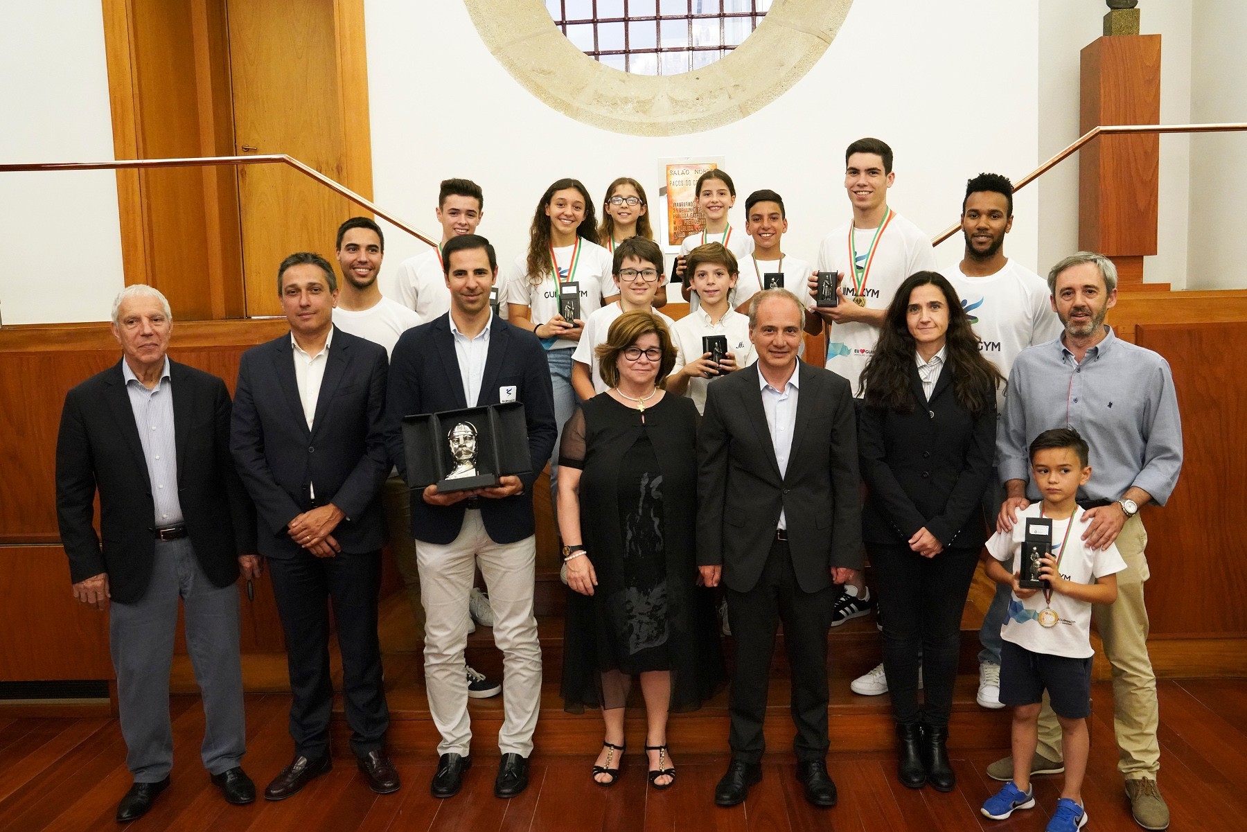 Domingos Bragança homenageou 9 atletas do Guimagym nos Paços do Concelho