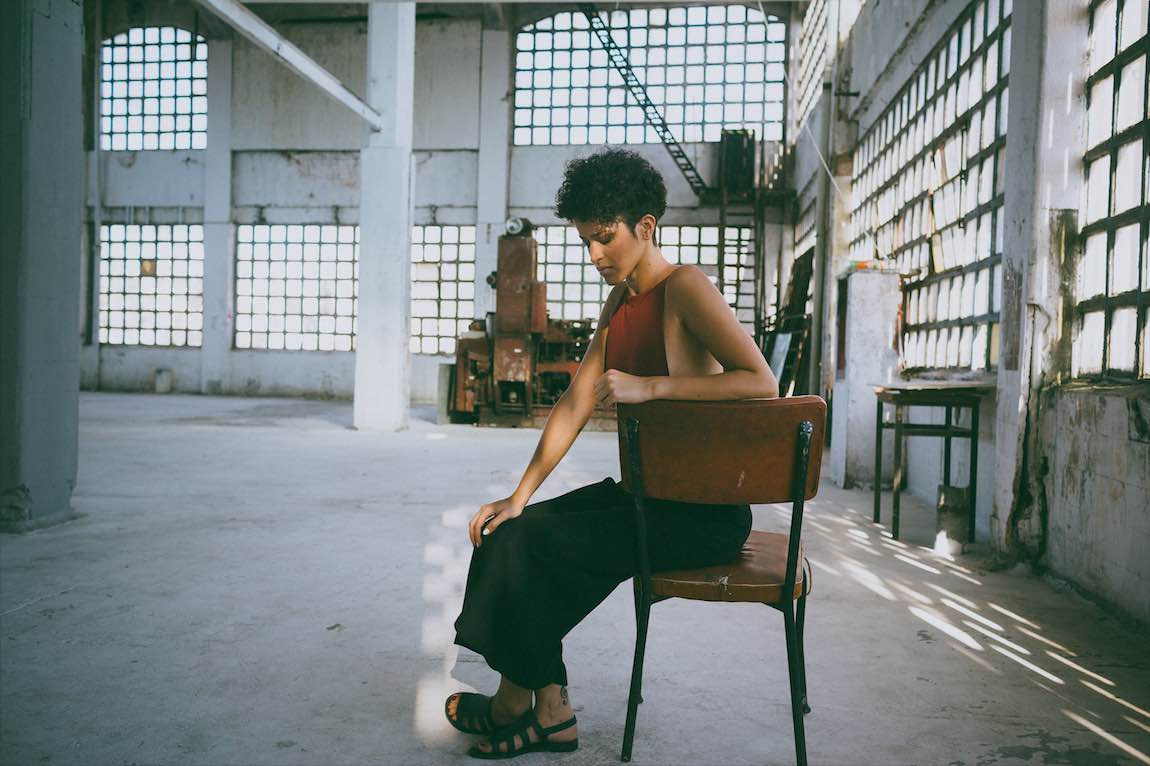 Aline Frazão inaugura ciclo de músicas do mundo Terra na Black Box do CIAJG