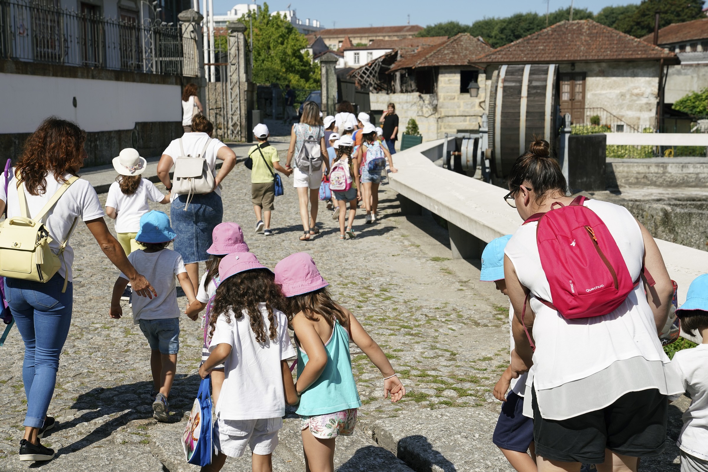 Jovens de Guimarães conhecem os recantos da cidade no projeto “Rotinhas com História”