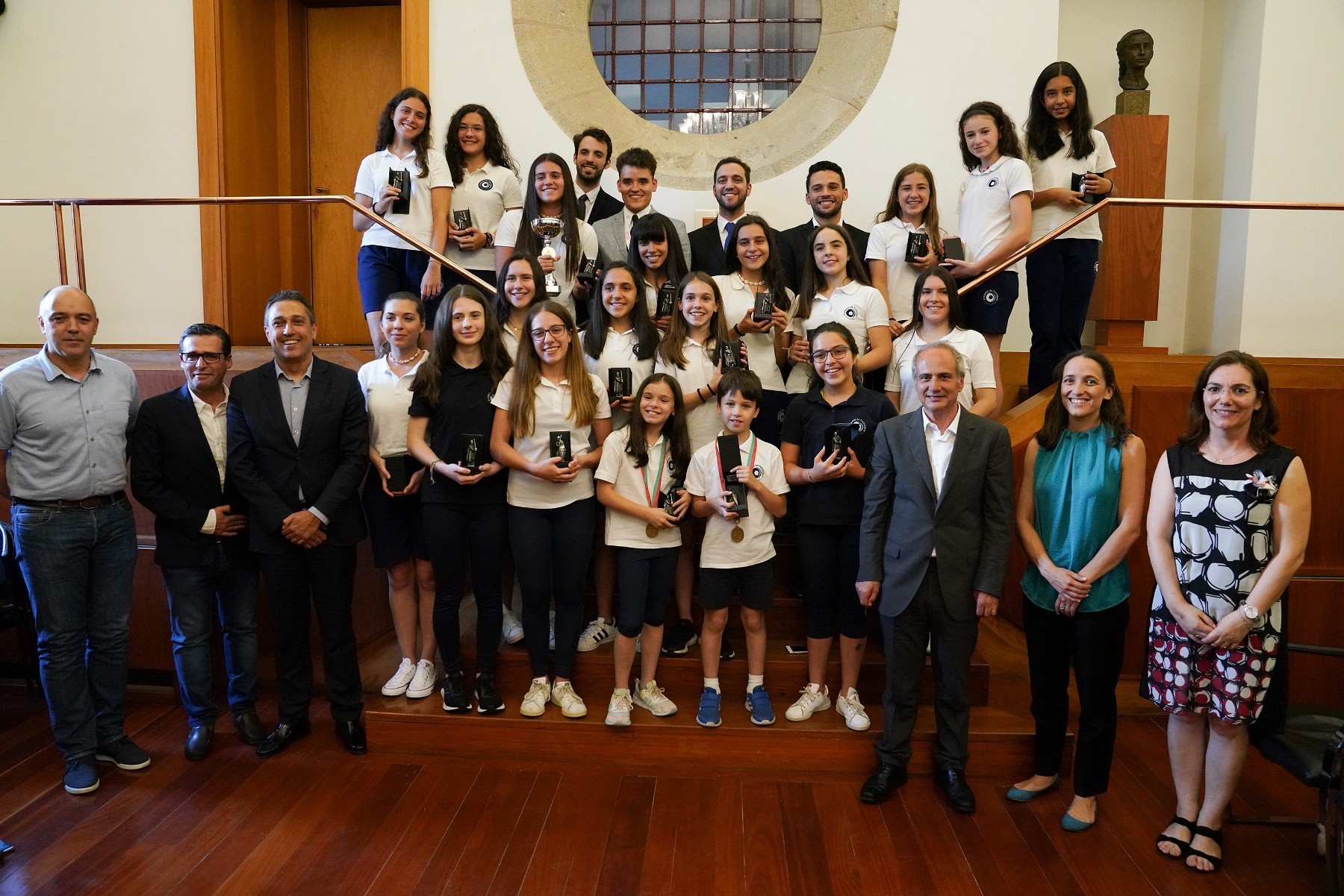 Campeões da Academia de Patinagem de Guimarães recebidos por Domingos Bragança
