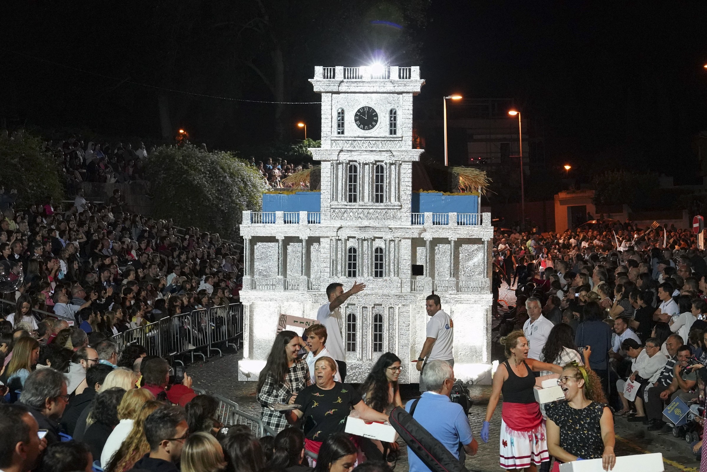 Sinos das igrejas de Guimarães anunciam saída da Marcha Gualteriana às 22h00
