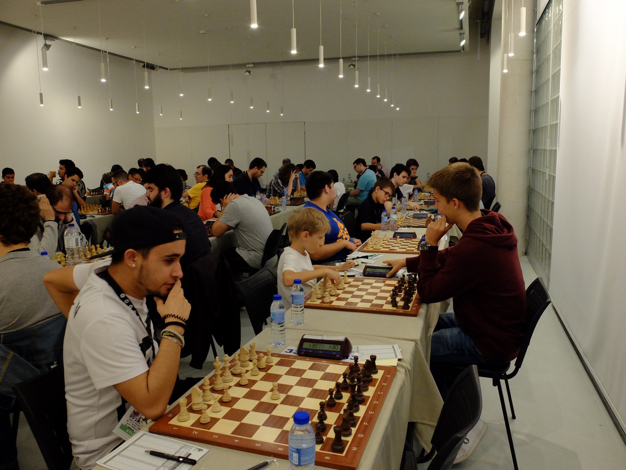 Atletas de várias nacionalidades no Torneio “Guimarães Chess Open 2019”