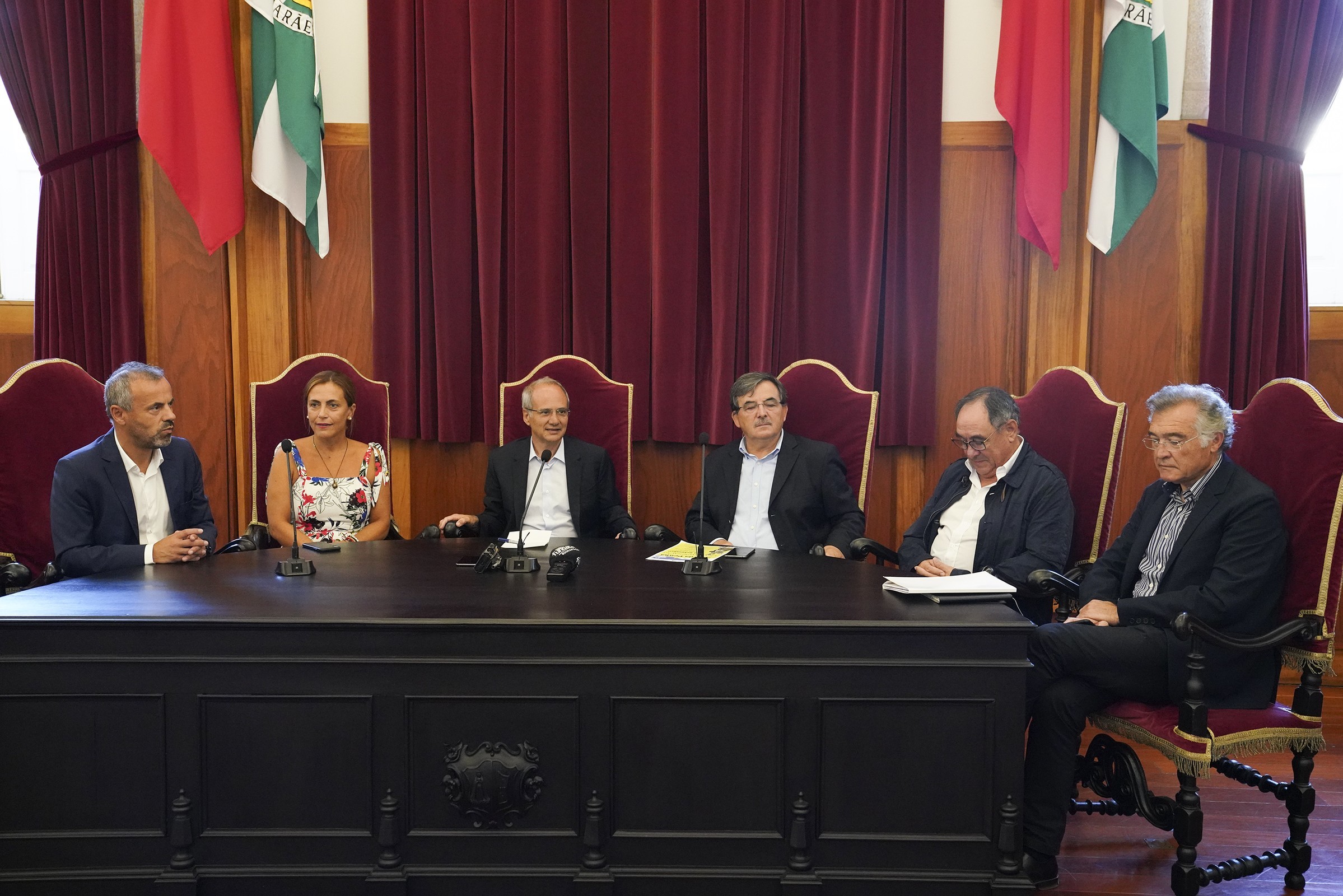 Montanha da Penha abastecida por rede pública de distribuição de água
