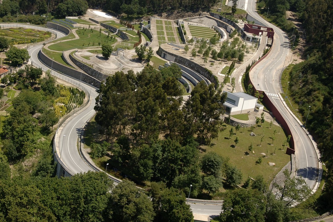 Transporte gratuito entre a cidade e o Cemitério de Monchique esta sexta-feira