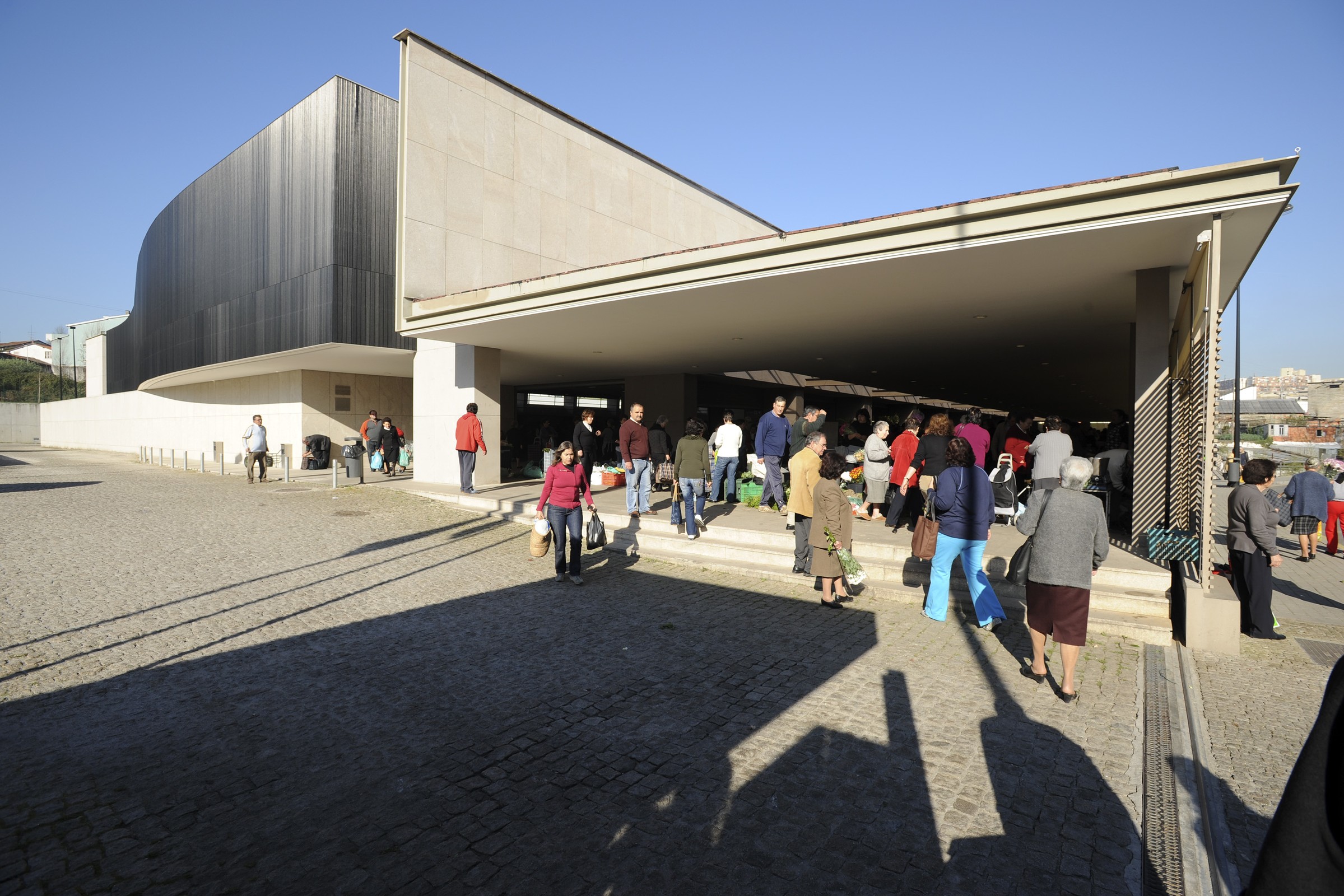 Câmara de Guimarães distribui 4 mil sacos de pano no Mercado para diminuir uso de plástico