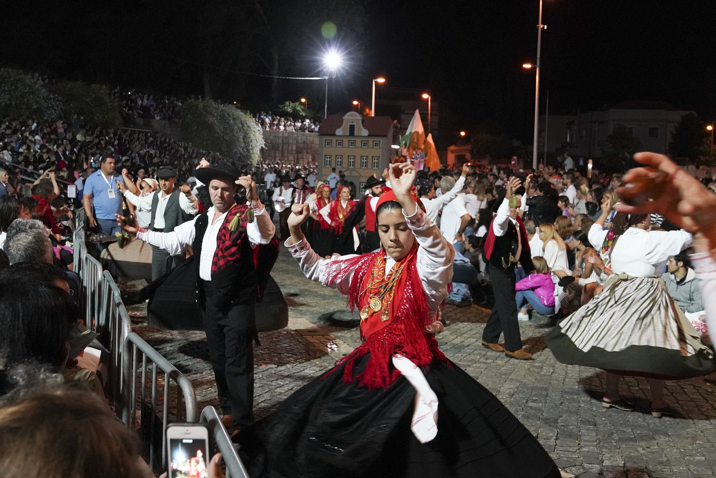 Câmara de Guimarães atribui 158 mil euros para as festas de interesse concelhio