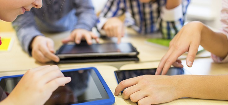 Município de Guimarães disponibiliza tablets para apoiar alunos do 1.º ciclo no ensino à distância