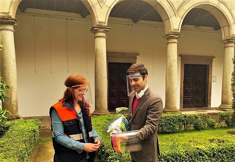 Centro Ciência Viva de Guimarães entregou viseiras de proteção ao Serviço Municipal de Proteção C...