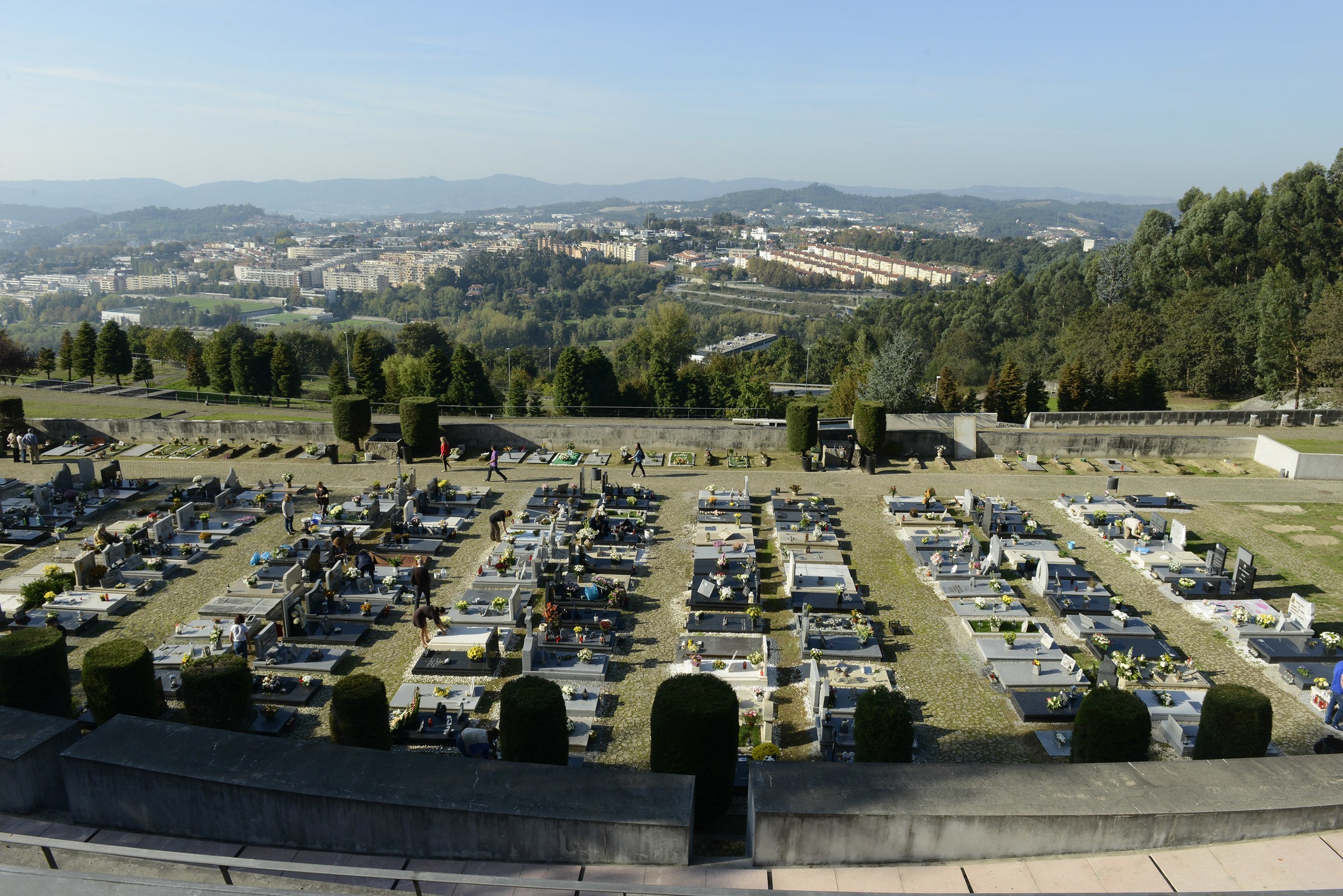 Guimarães encerra cemitérios nos dias 31 outubro e 01 novembro