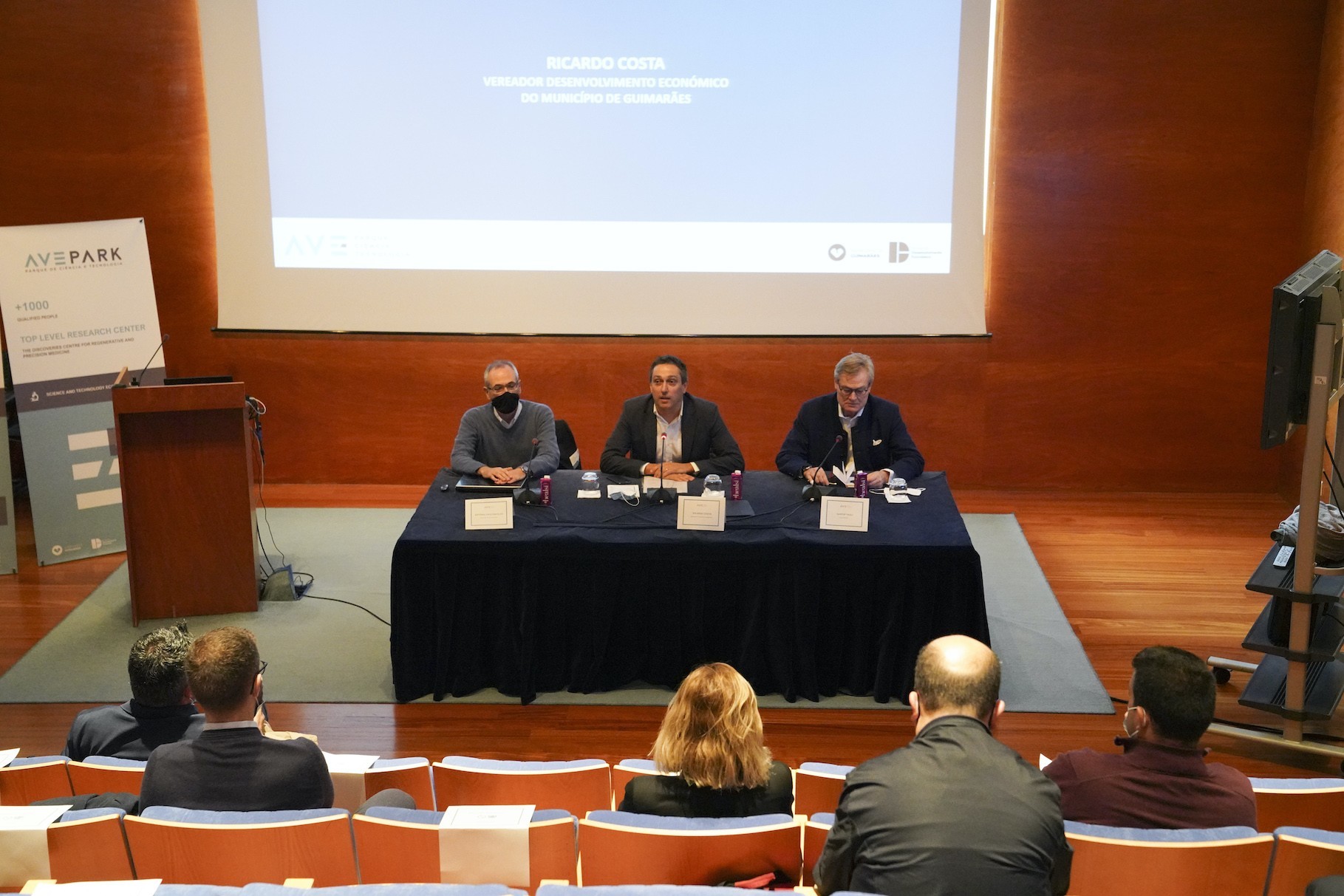 Gunter Pauli aborda paradigma de desenvolvimento económico com empresários vimaranenses