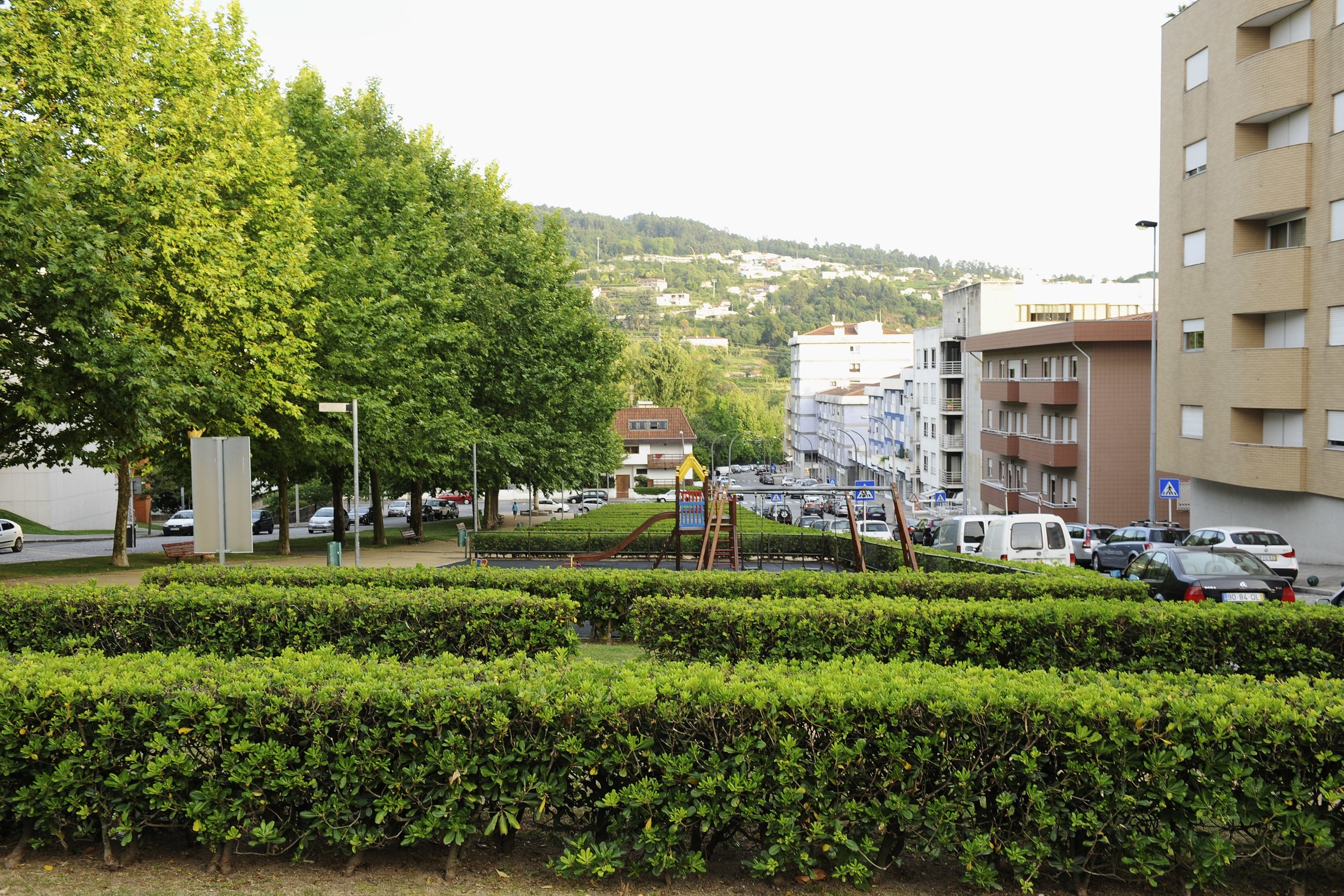 Obra em curso para desvio de águas pluviais da Praça da Igualada para o Parque da Cidade 