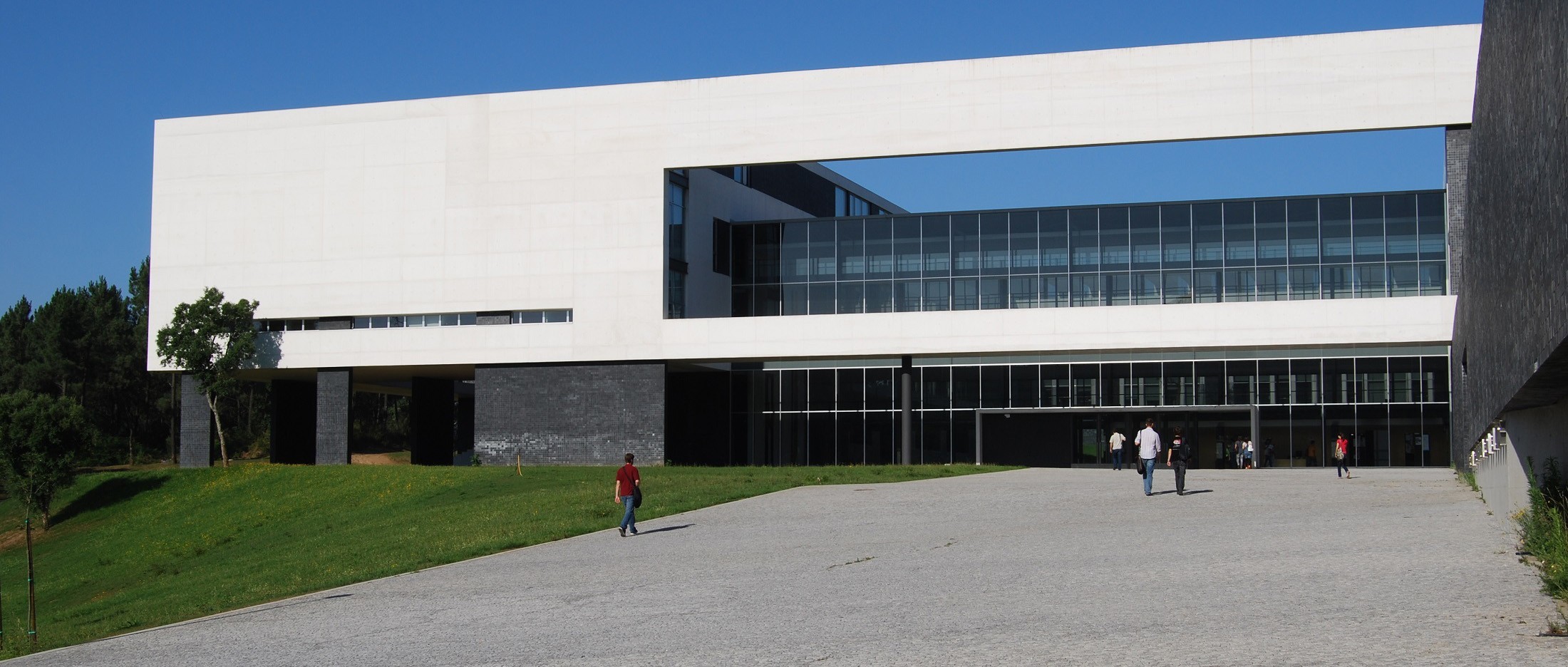 Guimarães reforça resposta de serviços clínicos através de protocolo com Centro de Medicina