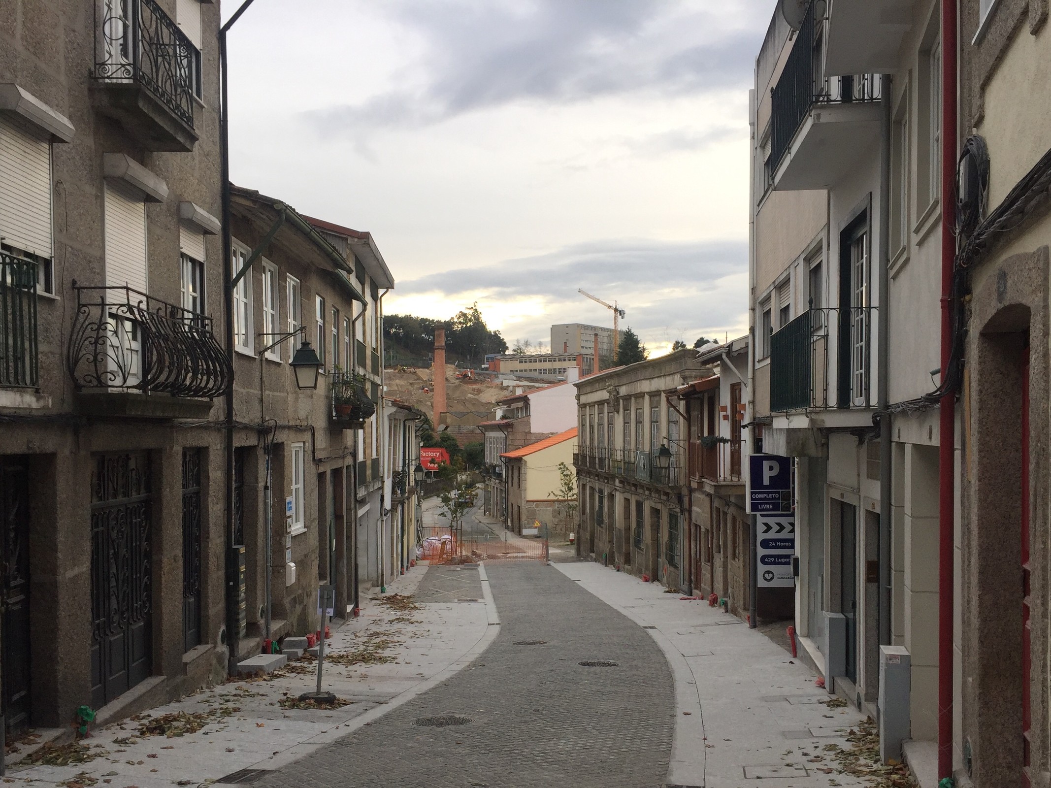 Alteração de trânsito decorrente da obra de reperfilamento na Rua da Caldeiroa