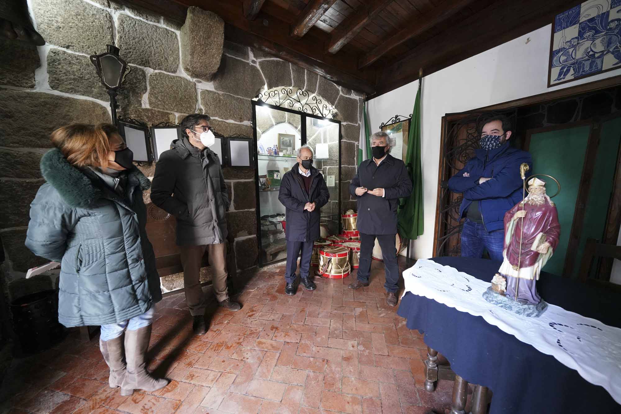 Estudo sobre festas de estudantes de Guimarães oferecido a instituições nicolinas