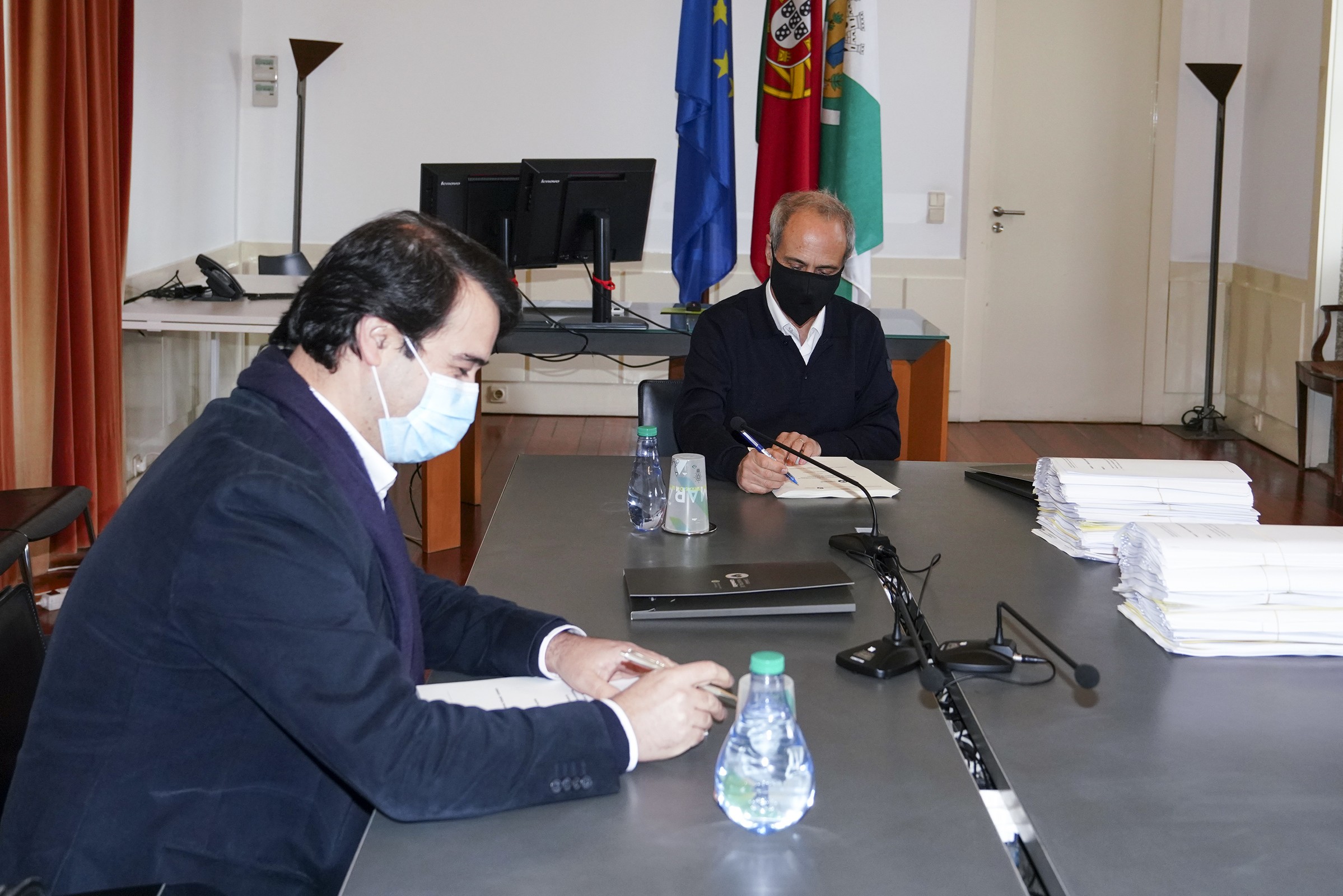Assinatura de contrato entre Câmara Municipal e Vale do Ave Transportes