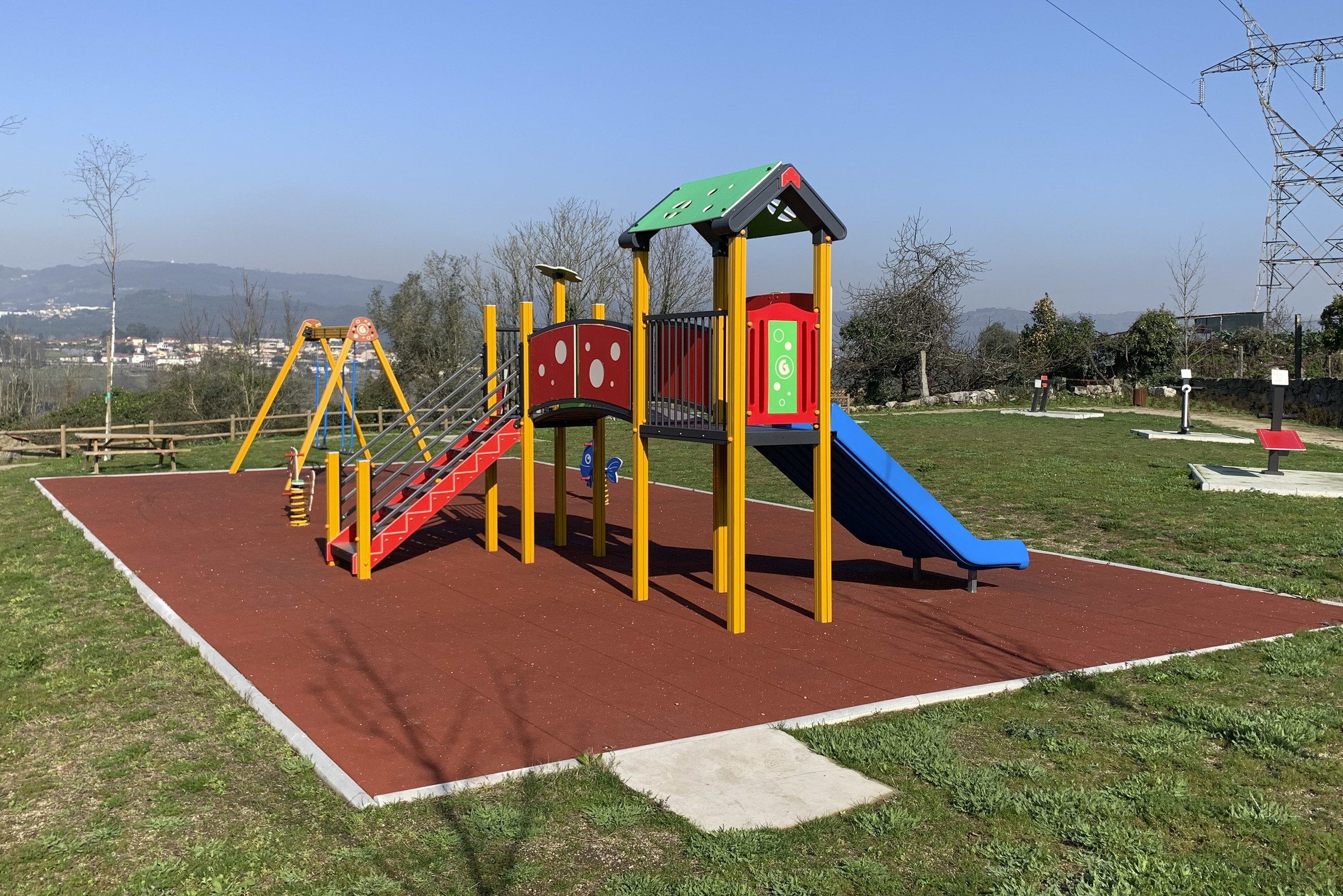 Município de Guimarães procede à reabertura dos Parques Infantis