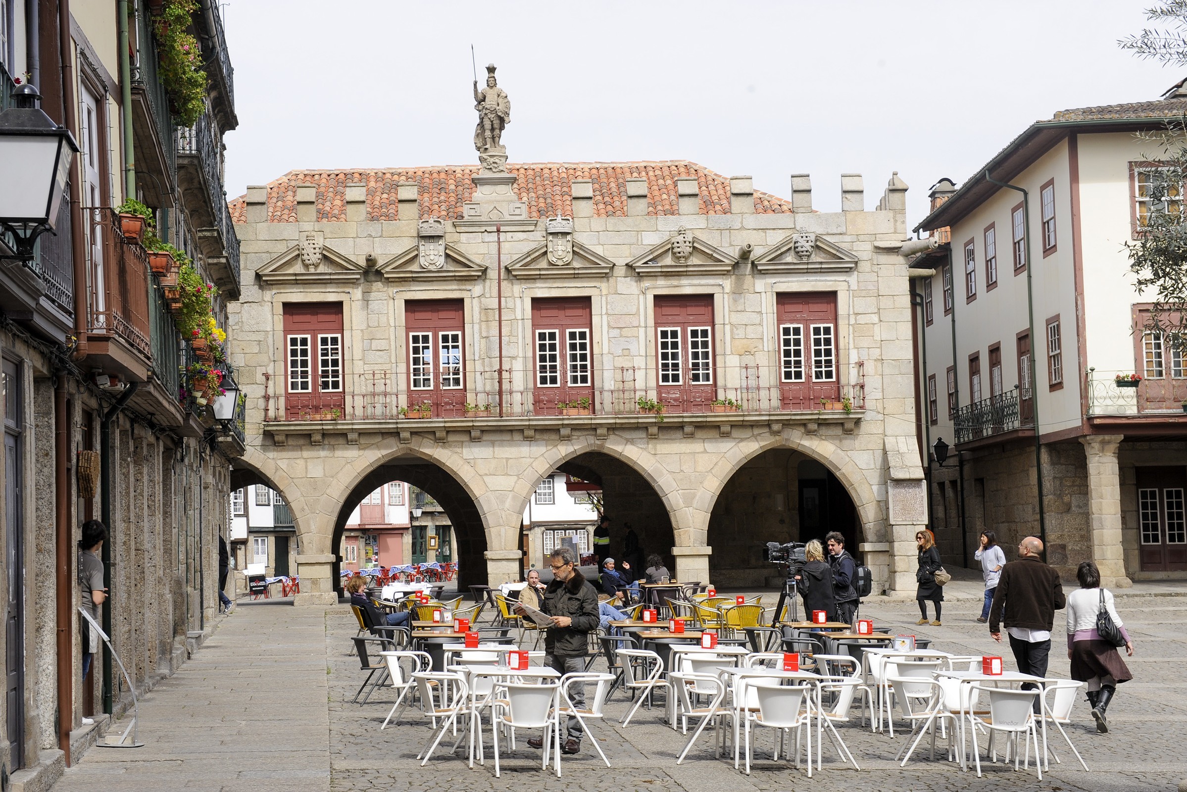 Guimarães inaugura Espaço de Diplomacia Económica e Consulado do Cazaquistão