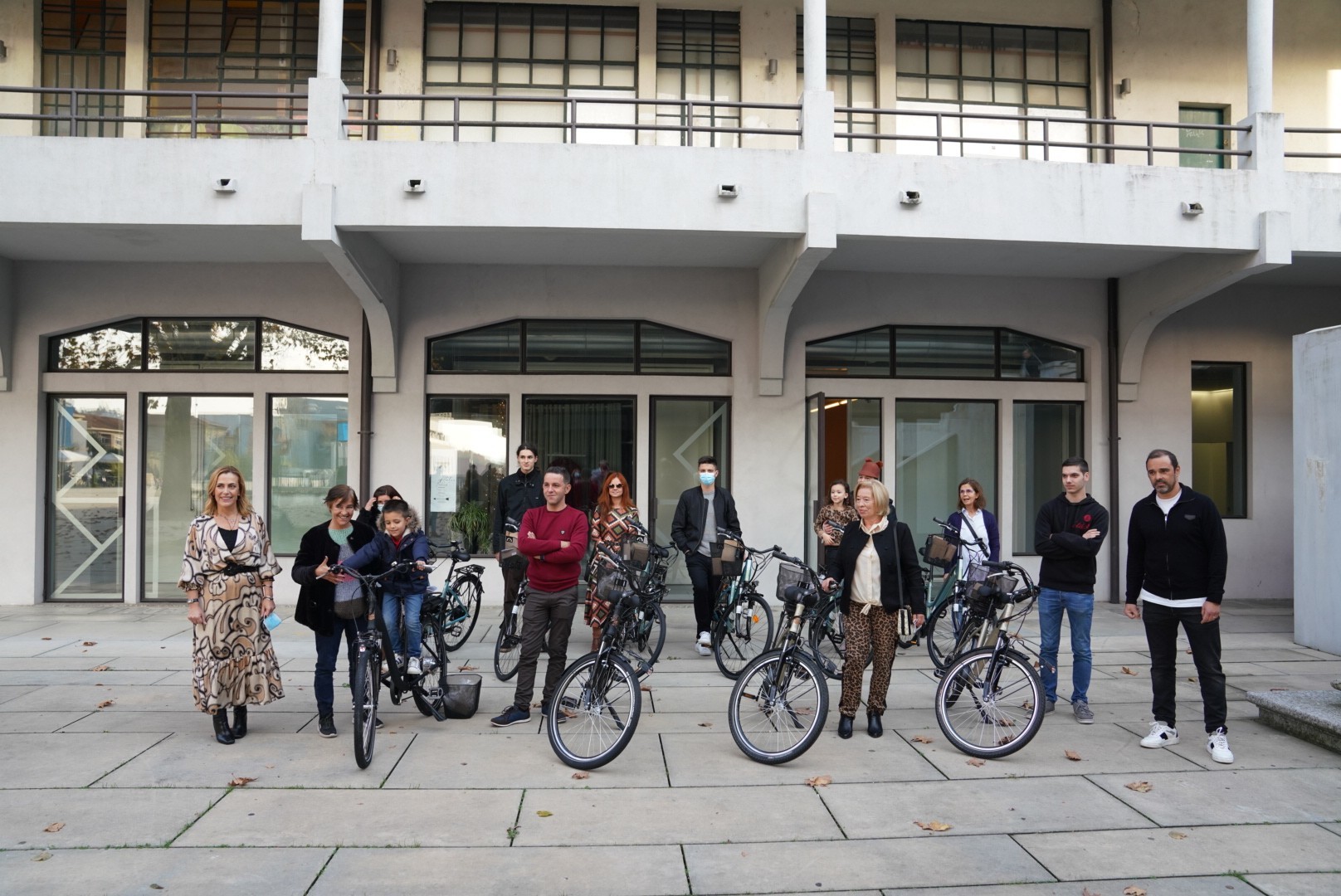 Câmara de Guimarães e ACTG entregam bicicletas elétricas numa iniciativa de apoio ao comércio local