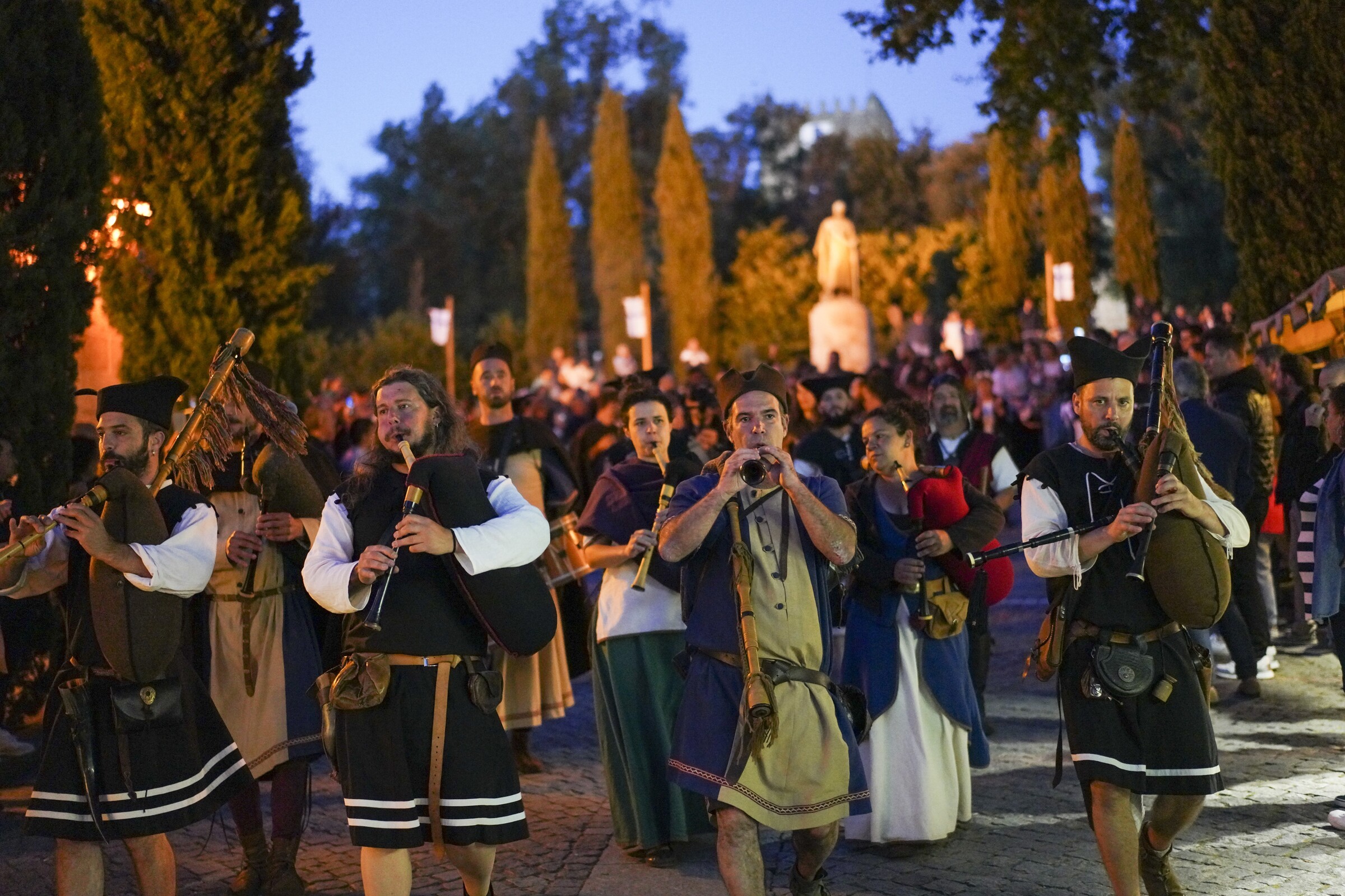 Centenas de milhares de pessoas na celebração da história e afirmação de Guimarães como Dia Um de...