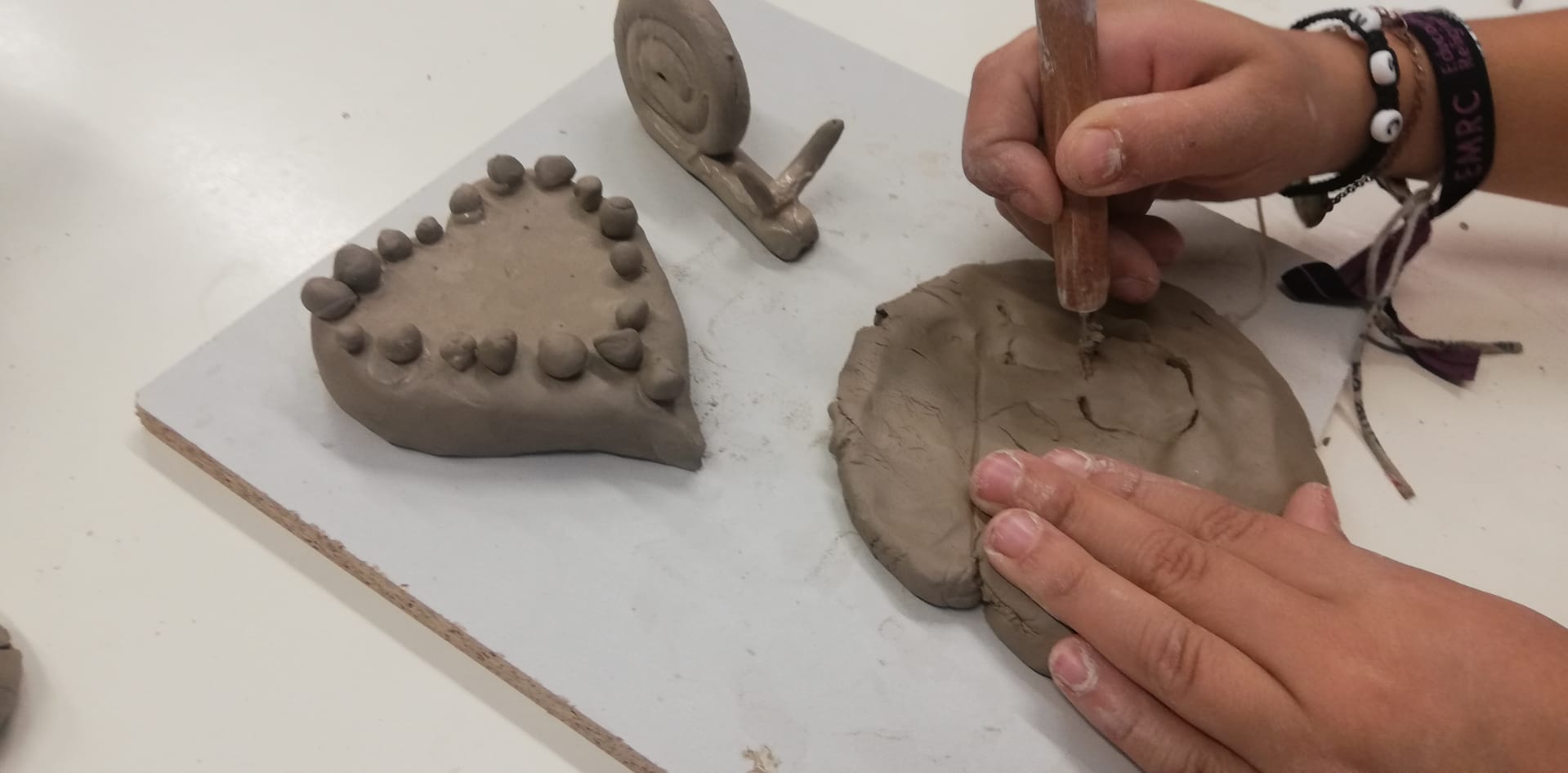 Escola Básica de Barco recebe “Workshop de Cerâmica Artística”