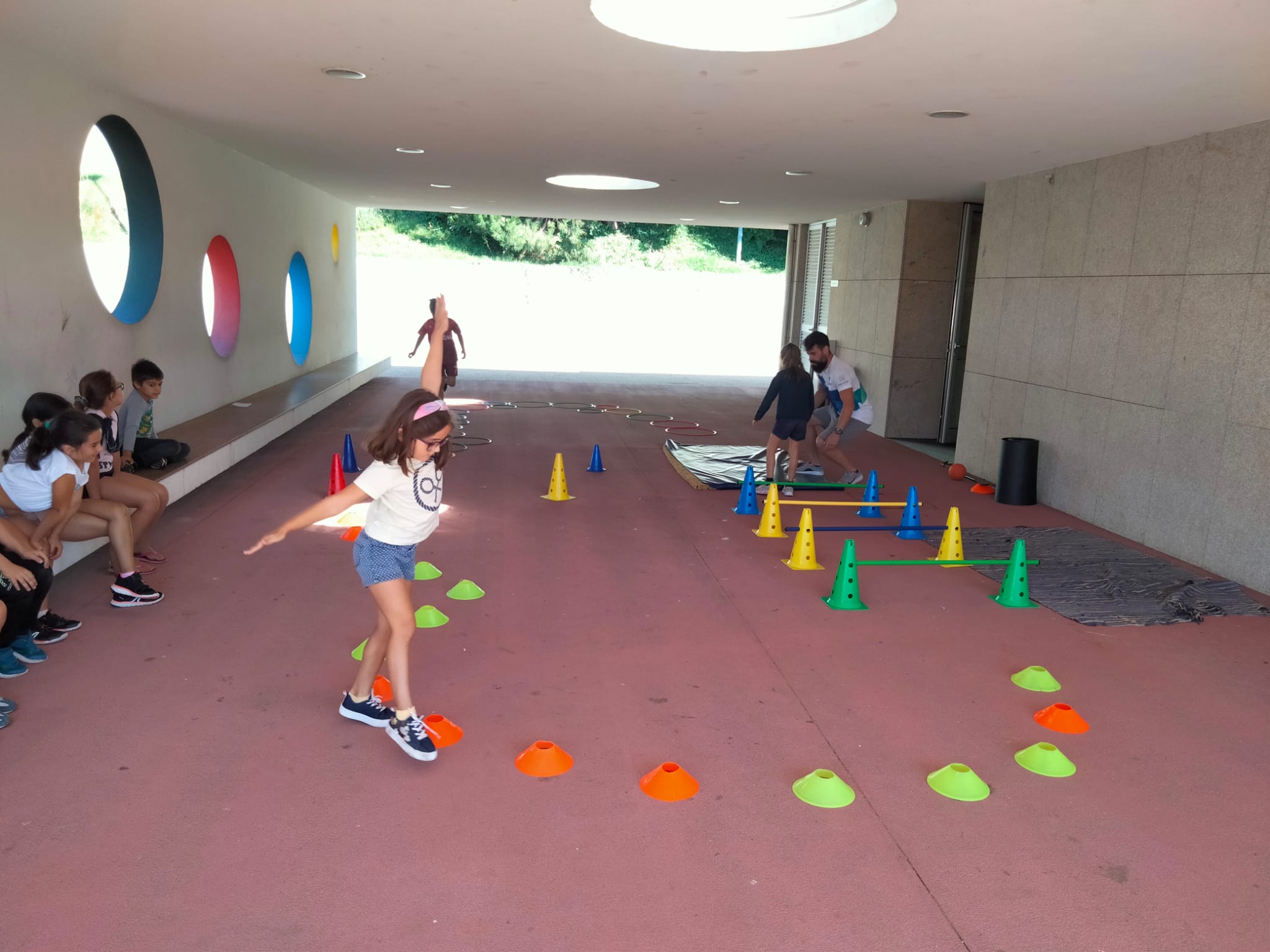 Centro Escolar de Ronfe recebe a atividade “Iniciação à ginástica”