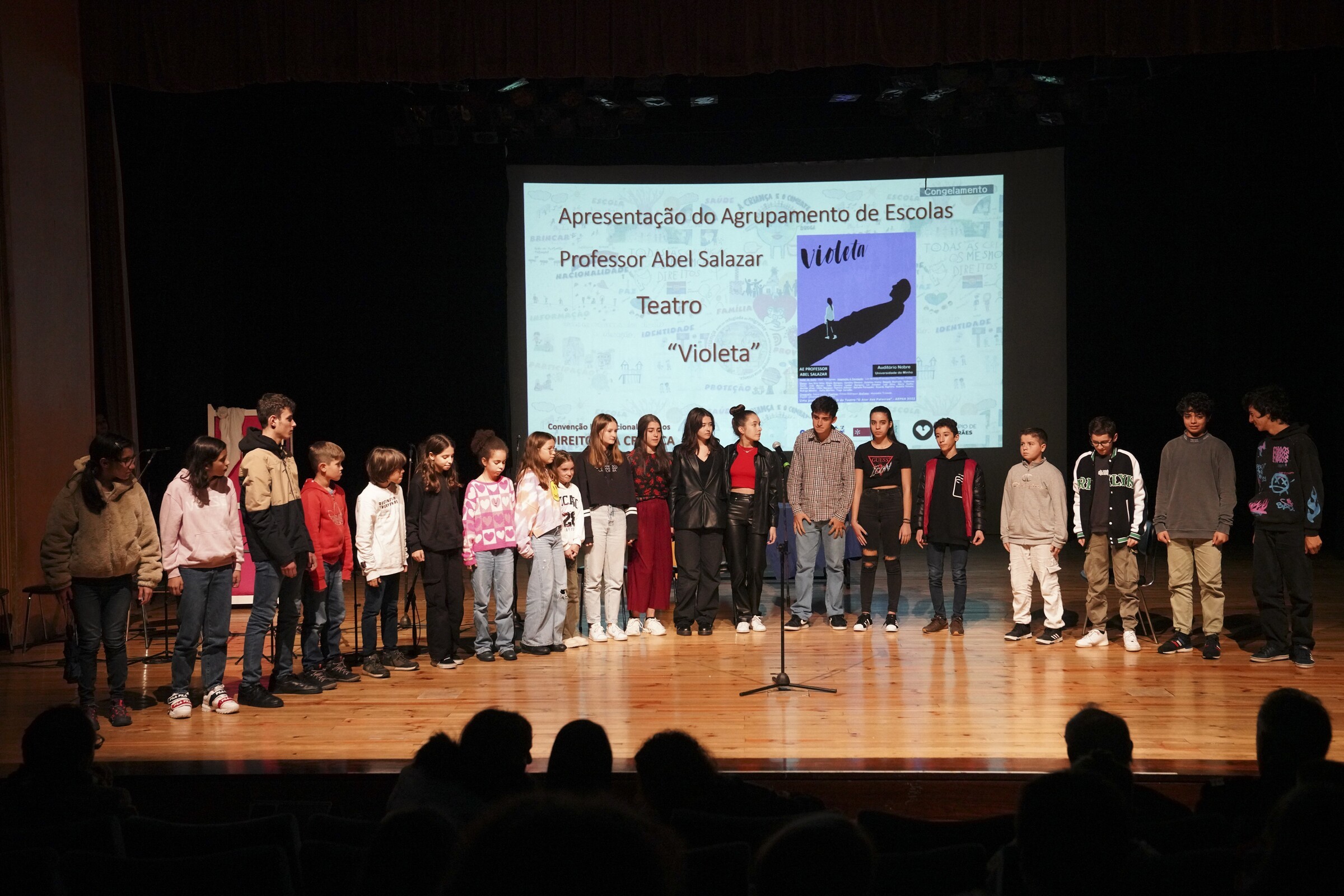 Alunos das escolas de Guimarães assinalaram Convenção dos Direitos das Crianças