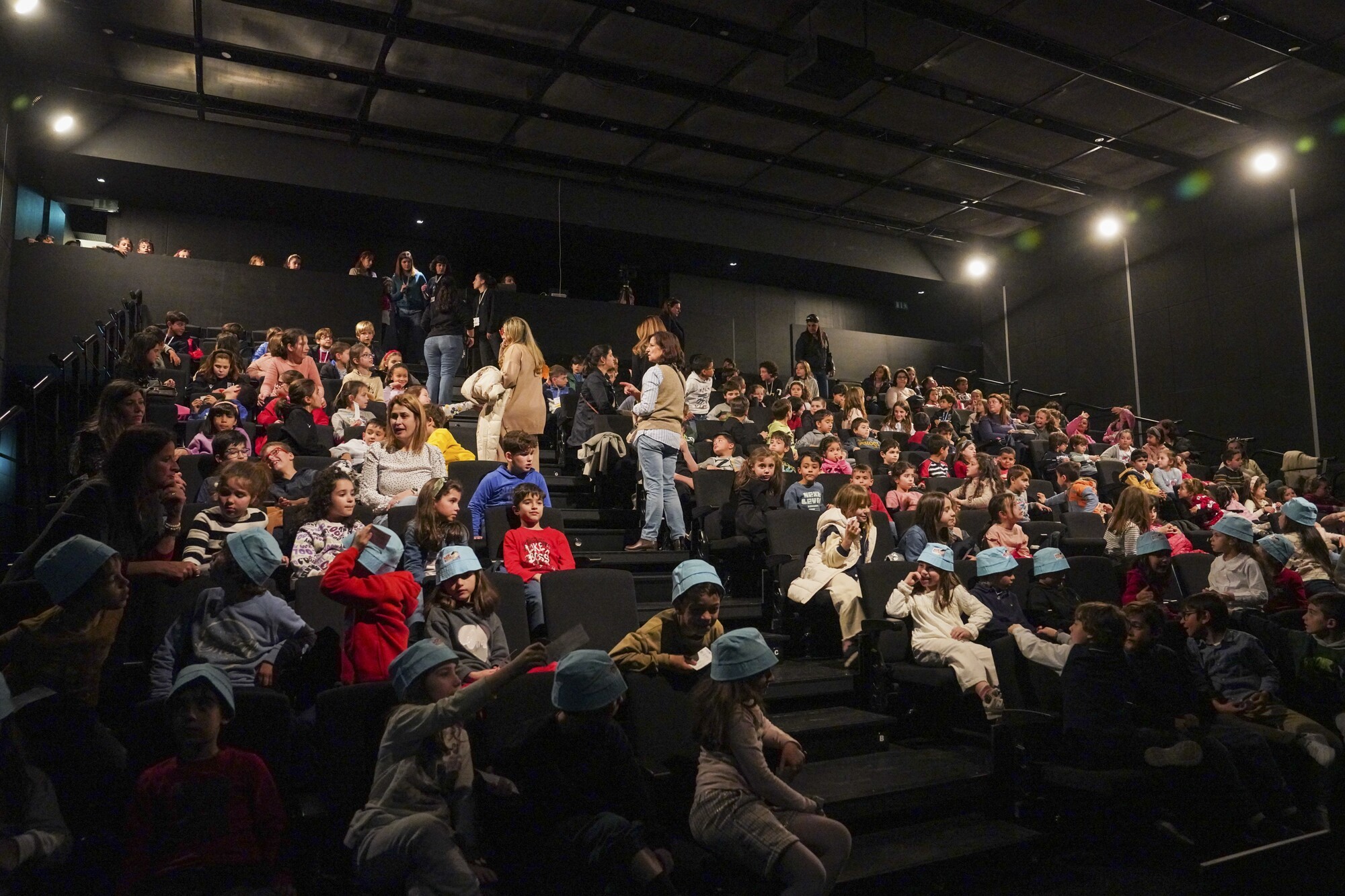 Espetáculo "Espanto" deixa alunos dos agrupamentos de escolas de Guimarães entusiasmados e alegres