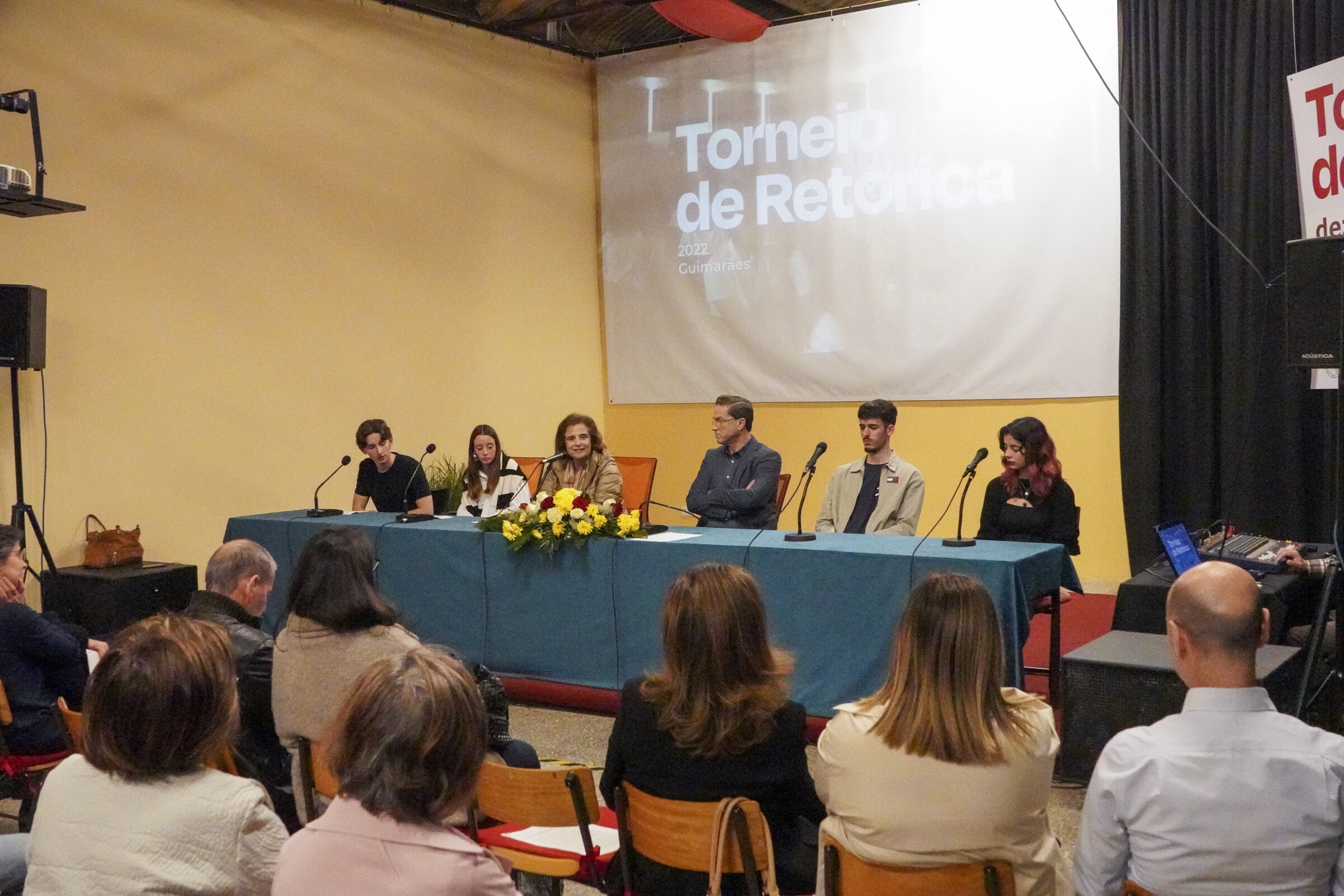Assinado o protocolo com as Escolas Secundárias participantes no Torneio de Retórica