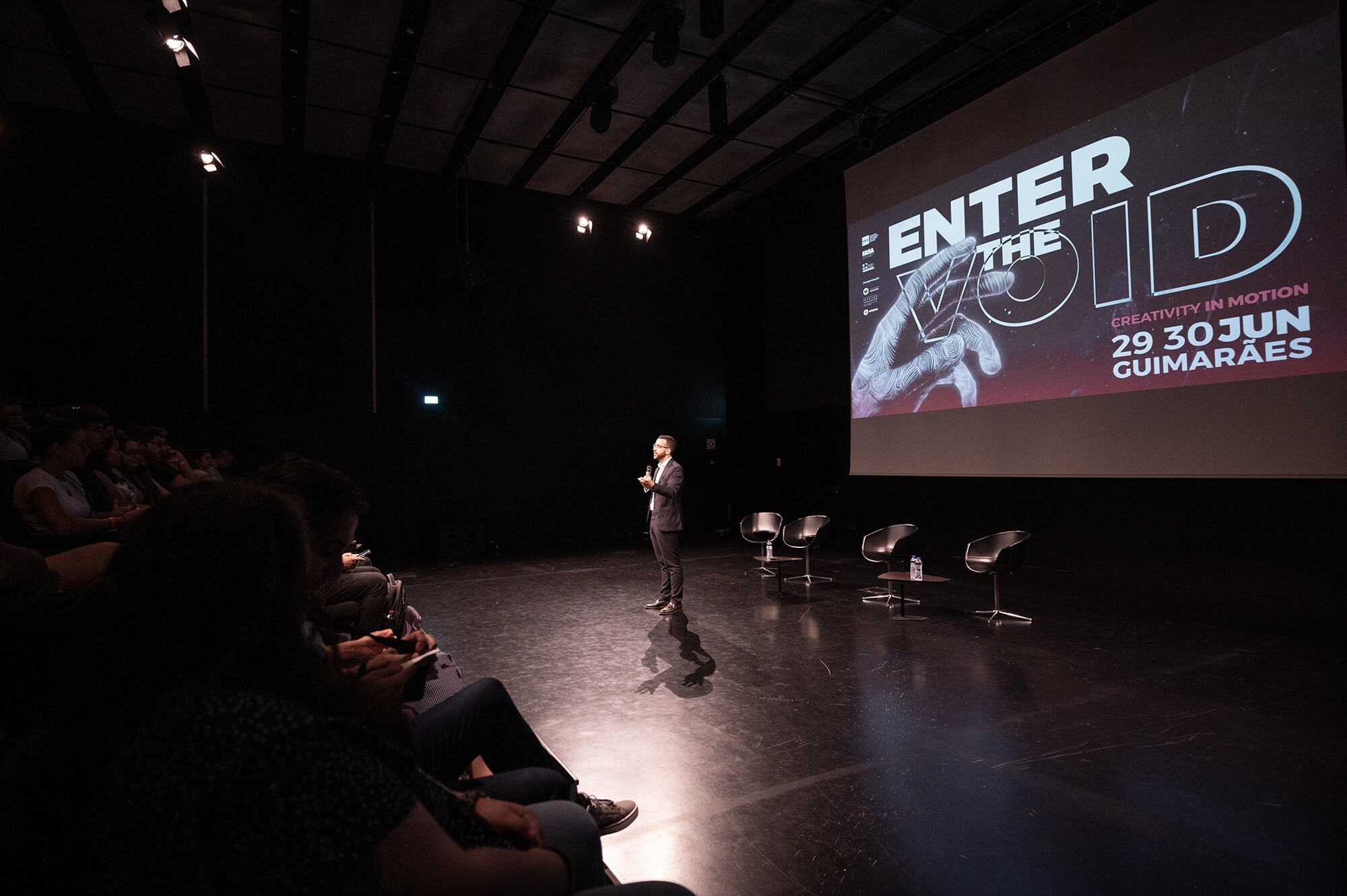 Festival “Enter the Void”: Uma Viagem para a Criatividade e Inovação Pedagógica!