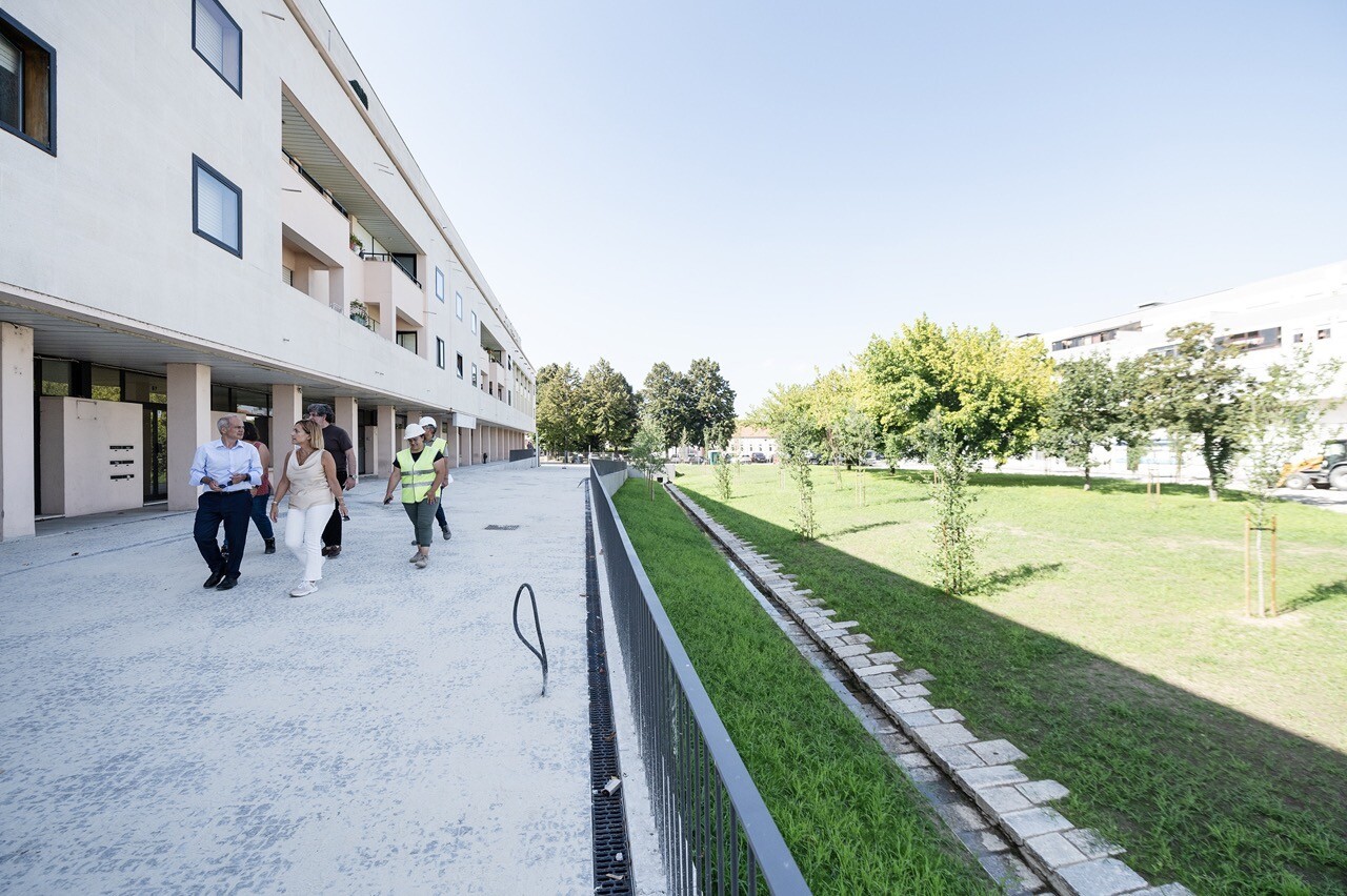 Domingos Bragança visitou as obras de reabilitação do Centro Cívico das Taipas