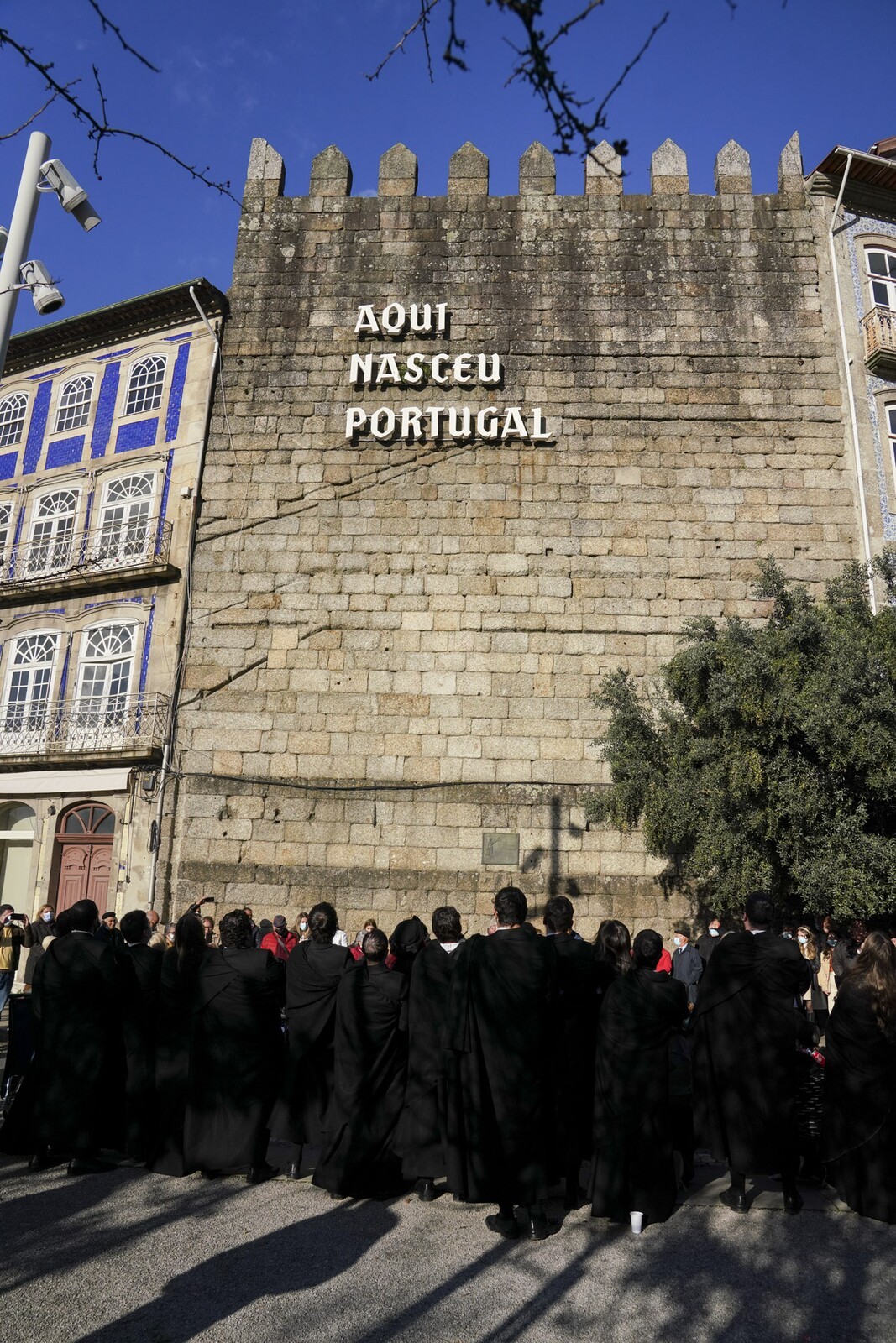 Câmara Municipal de Guimarães Investe na Educação com Bolsas de Estudo para Estudantes em Situaçã...