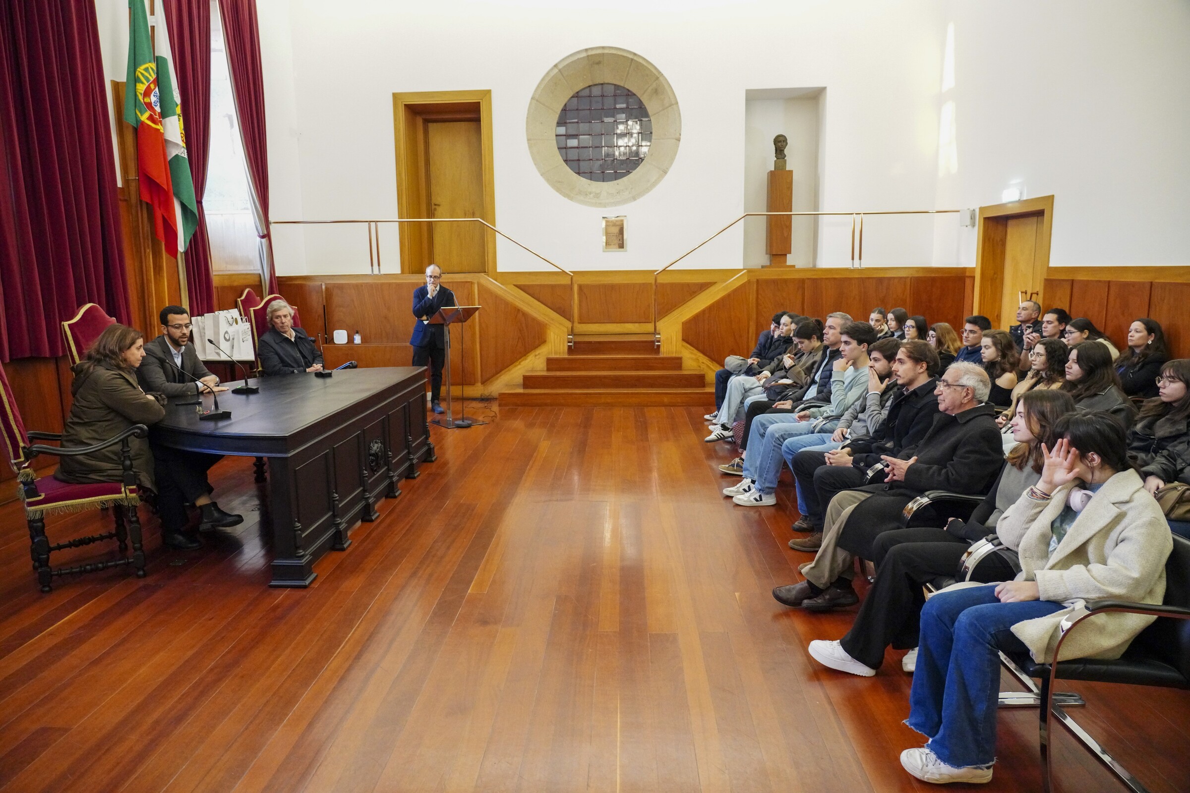 Câmara Municipal atribui prémio do melhor carro das Maçazinhas à Escola Secundária Martins Sarmento