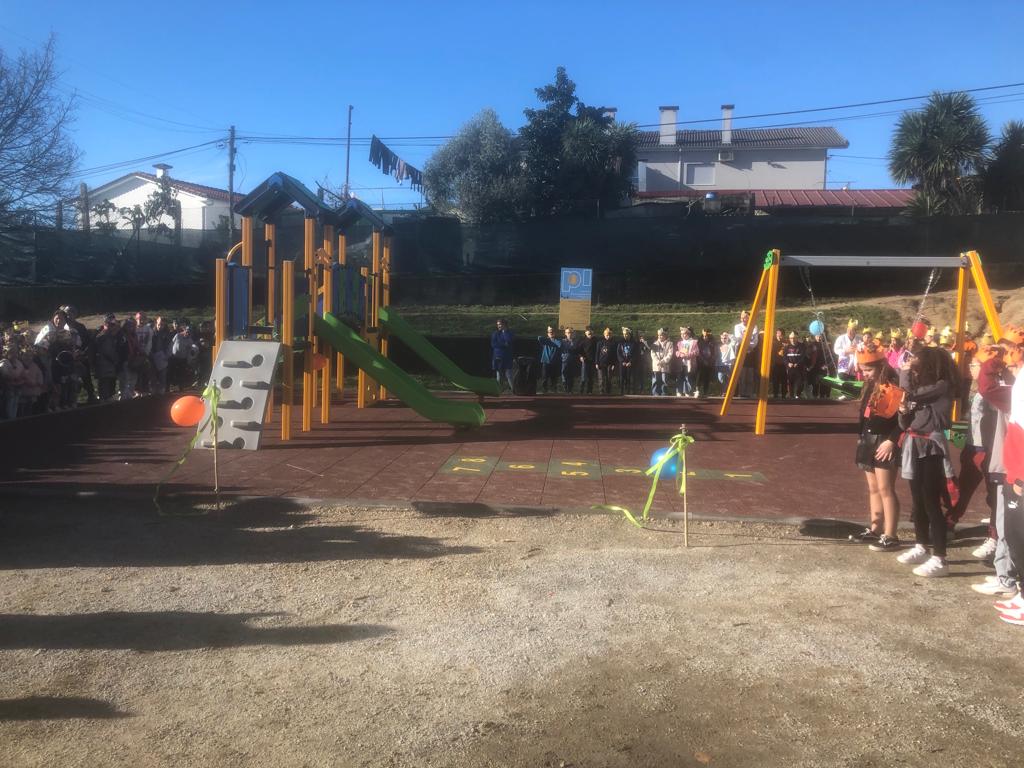 Inaugurado novo parque infantil em Brito