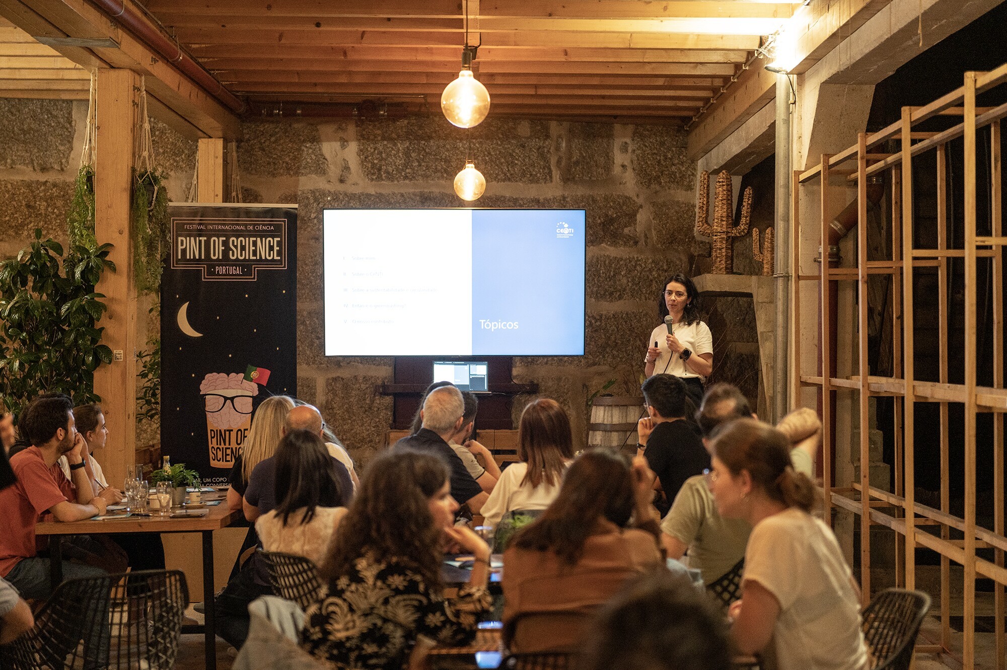Festival Pint of Science volta a trazer ciência aos bares de Guimarães