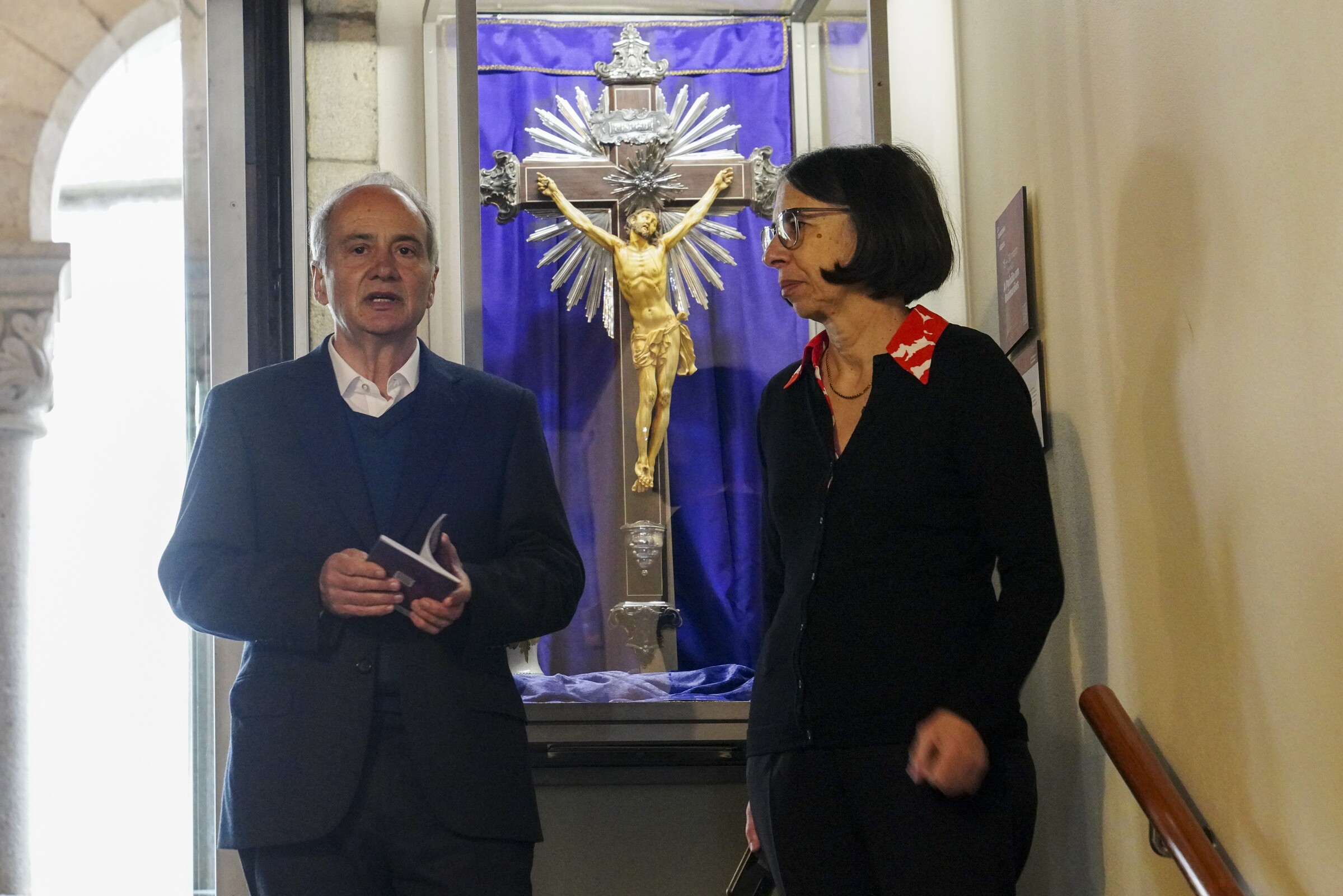 Domingos Bragança presente na inauguração da exposição “A Paixão em Guimarães”
