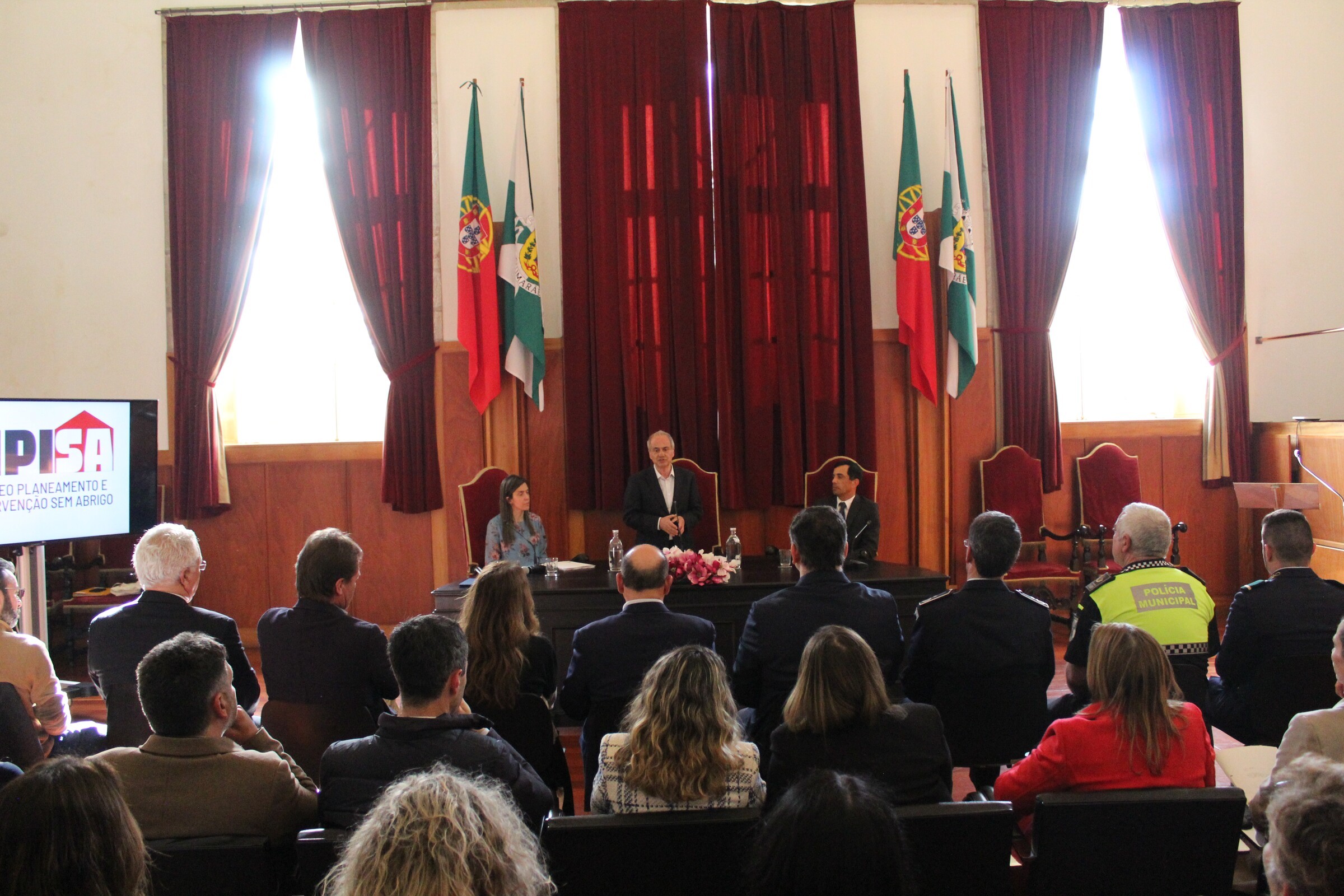 Núcleo de Planeamento e Intervenção Sem-Abrigo de Guimarães reforça cooperação com assinatura de ...