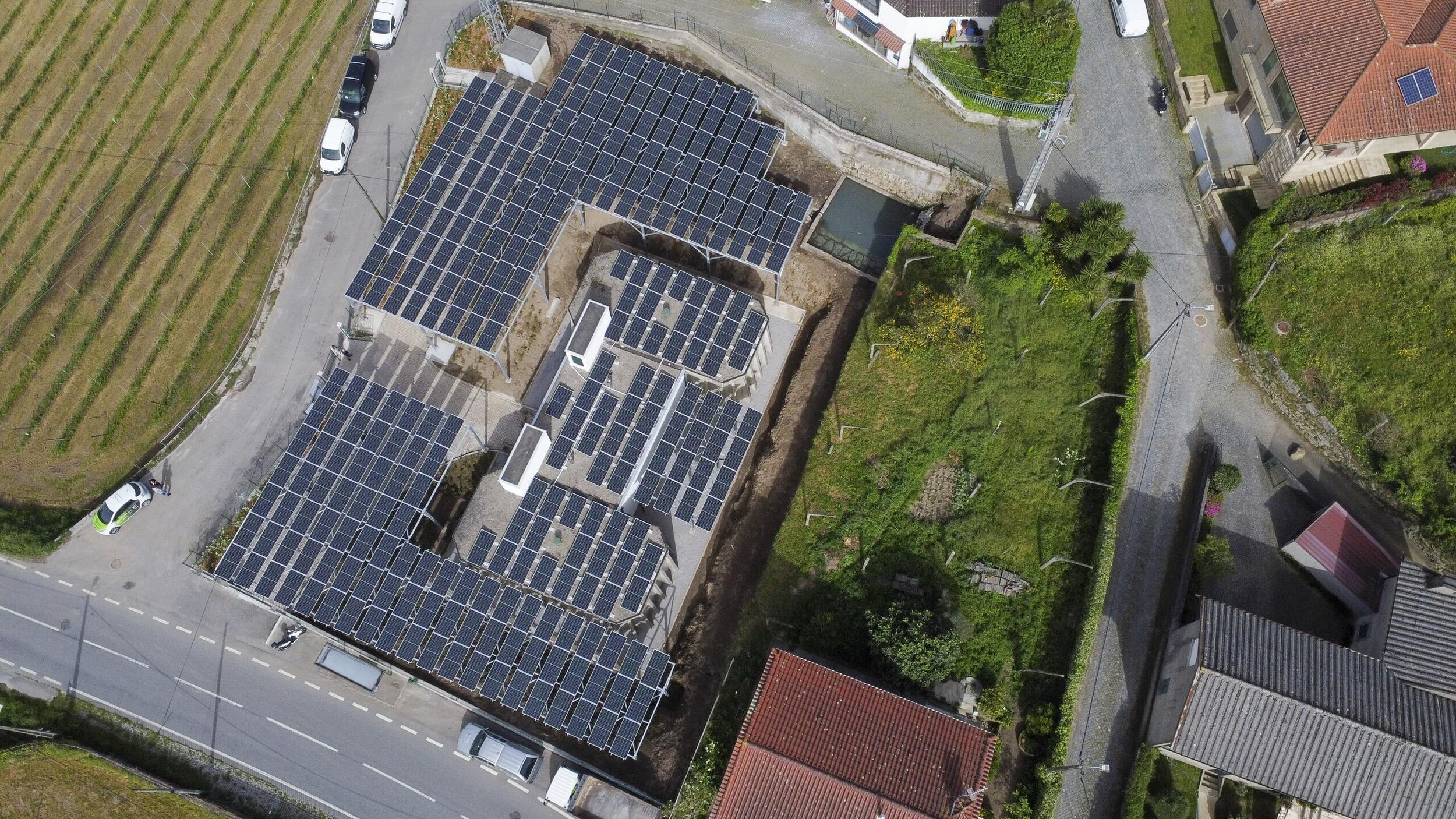 Domingos Bragança esteve presente na inauguração dos painéis fotovoltaicos do reservatório da Vim...