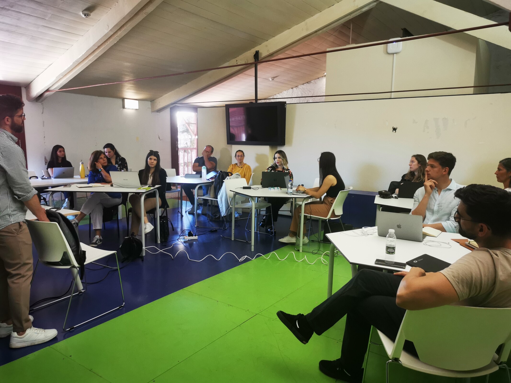 Programa Formação + Próxima Encerra Semestre com Enfoque em Marketing Digital e Redes Sociais